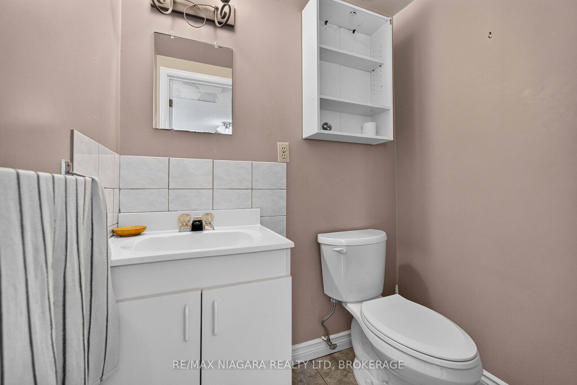 Photo 23 of 3440 St. Patrick Avenue, Niagara Falls, Stamford — HOMEH