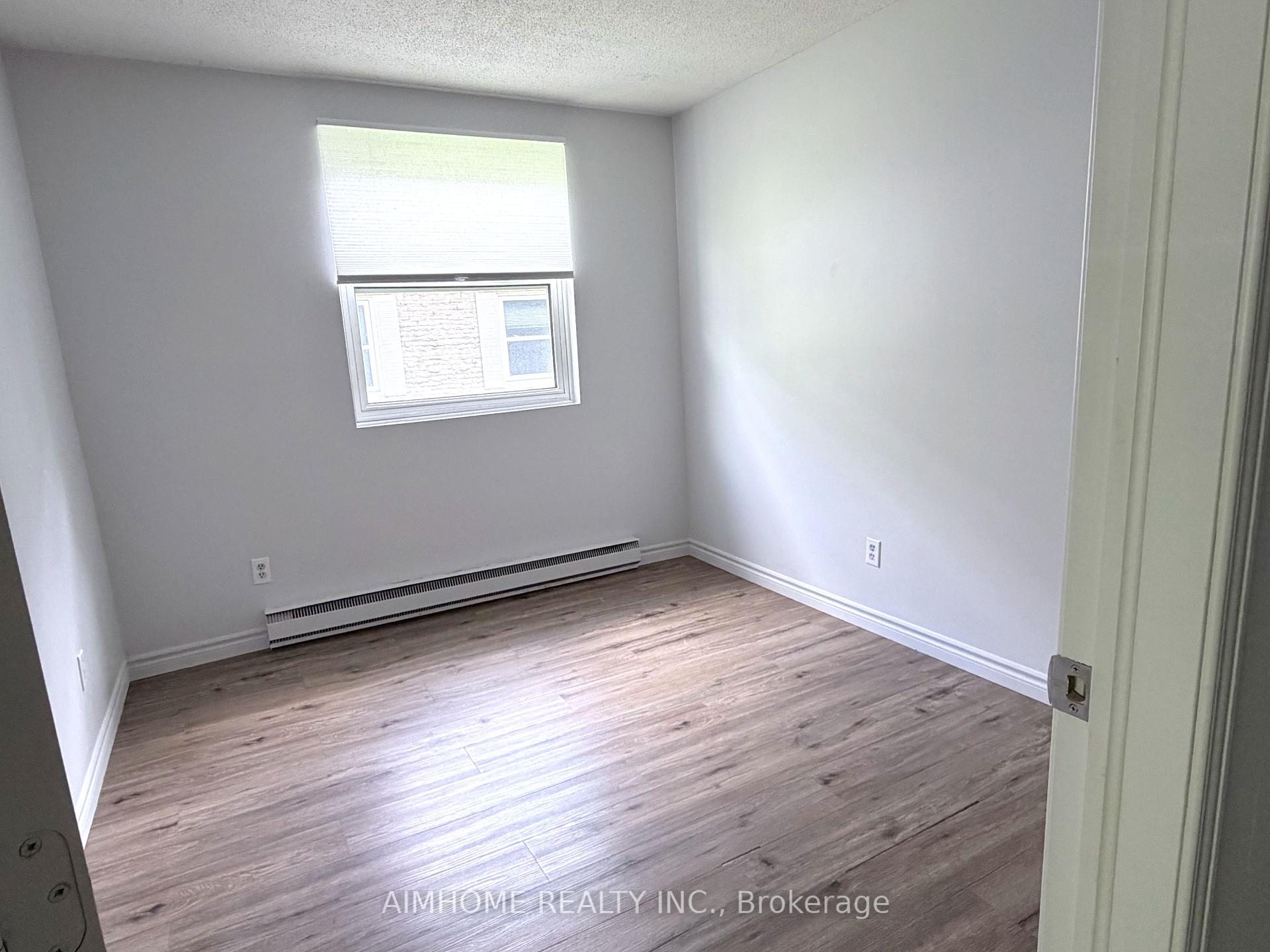 Photo 7 of 109 Westmount Road N, Waterloo, Beechwood — HOMEH