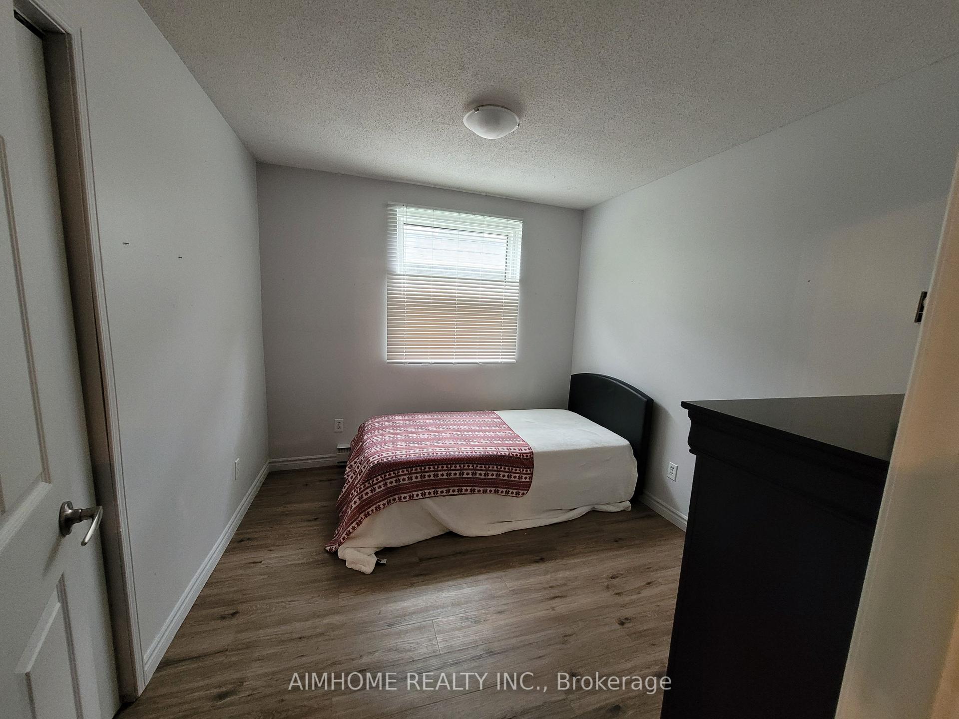 Photo 8 of 109 Westmount Road N, Waterloo, Beechwood — HOMEH