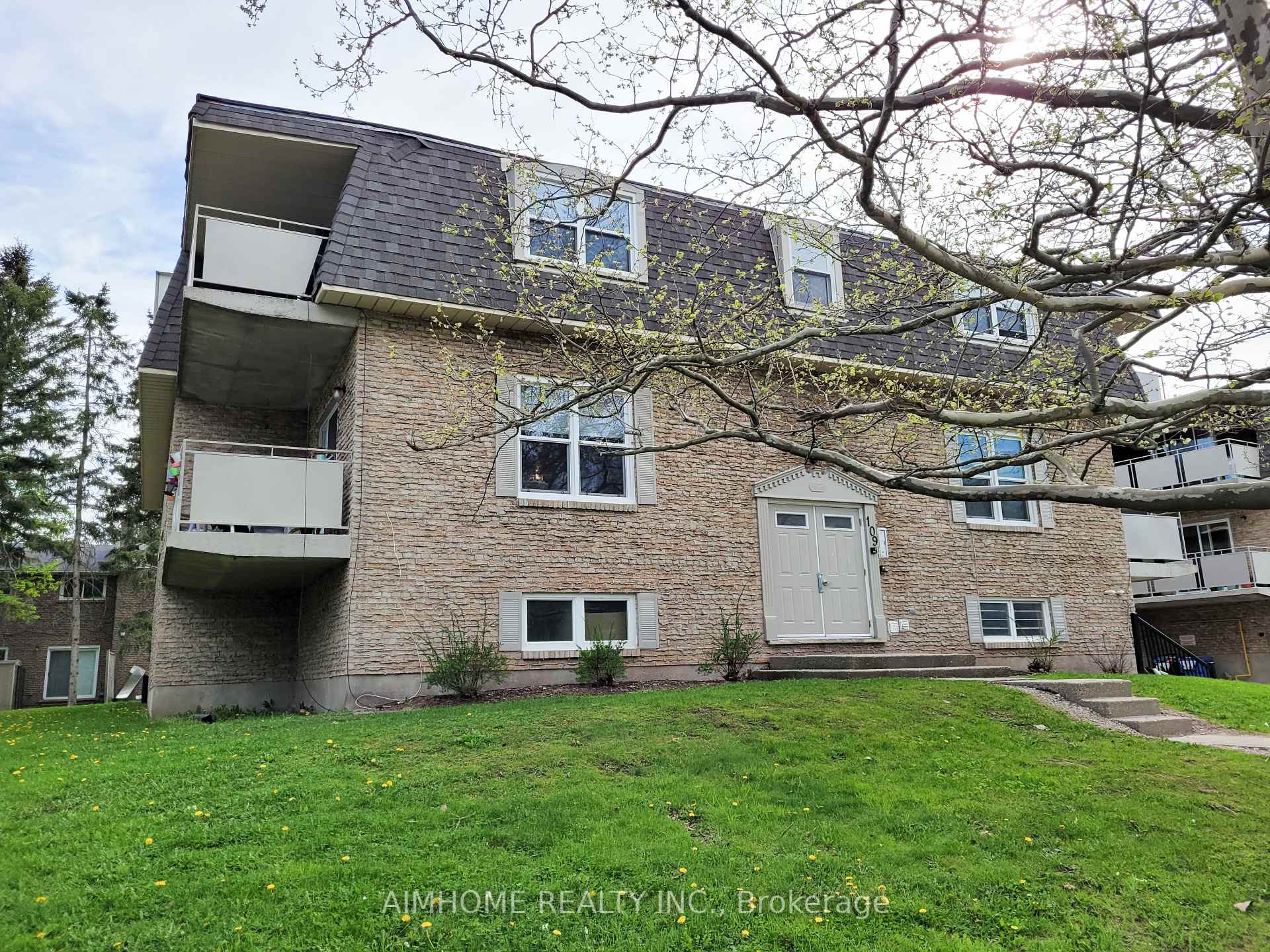 Photo 12 of 109 Westmount Road N, Waterloo, Beechwood — HOMEH