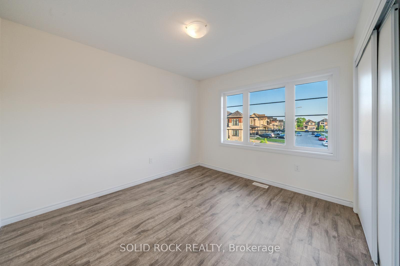 Photo 32 of 52 Explorer Way, Thorold, Rolling Meadows — HOMEH
