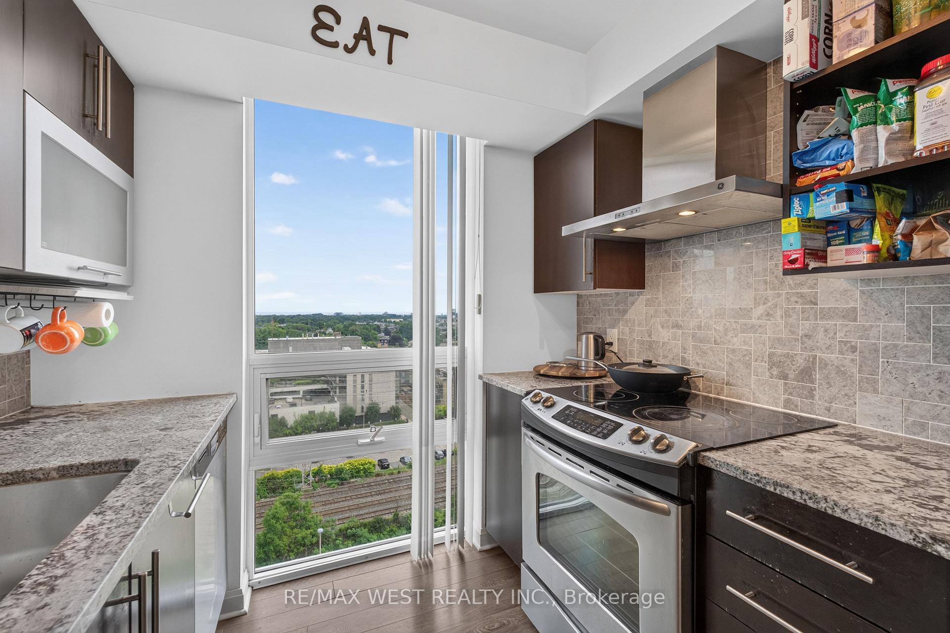 Photo 8 of Unit 1204, 1 Michael Power Place, Etobicoke, Islington-City Centre West — HOMEH