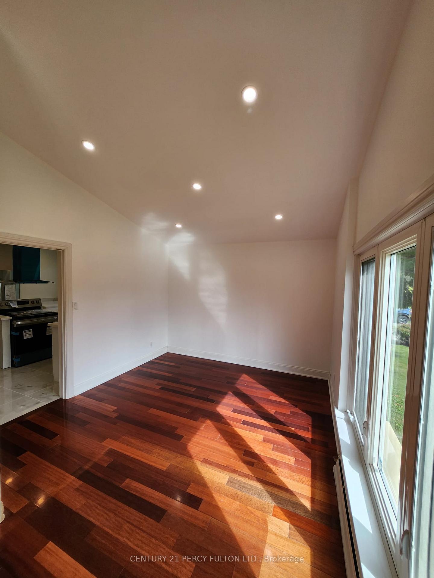 Photo 15 of Unit Main, 6 Blithfield Avenue, North York, Bayview Village — HOMEH