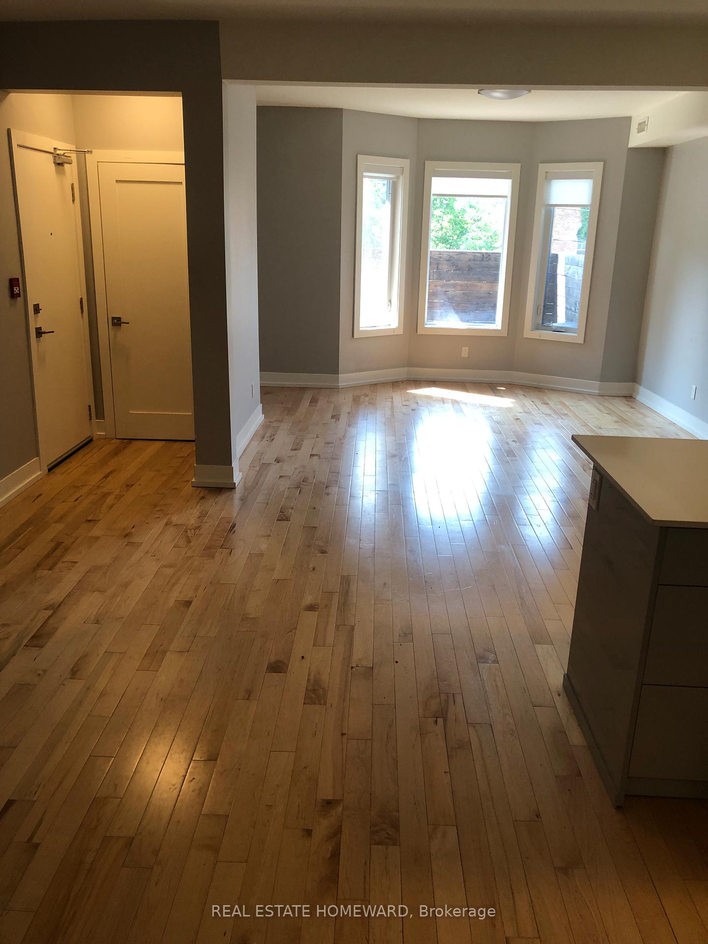 Photo 4 of Unit 3, 2174 Queen Street E, Toronto, The Beaches — HOMEH