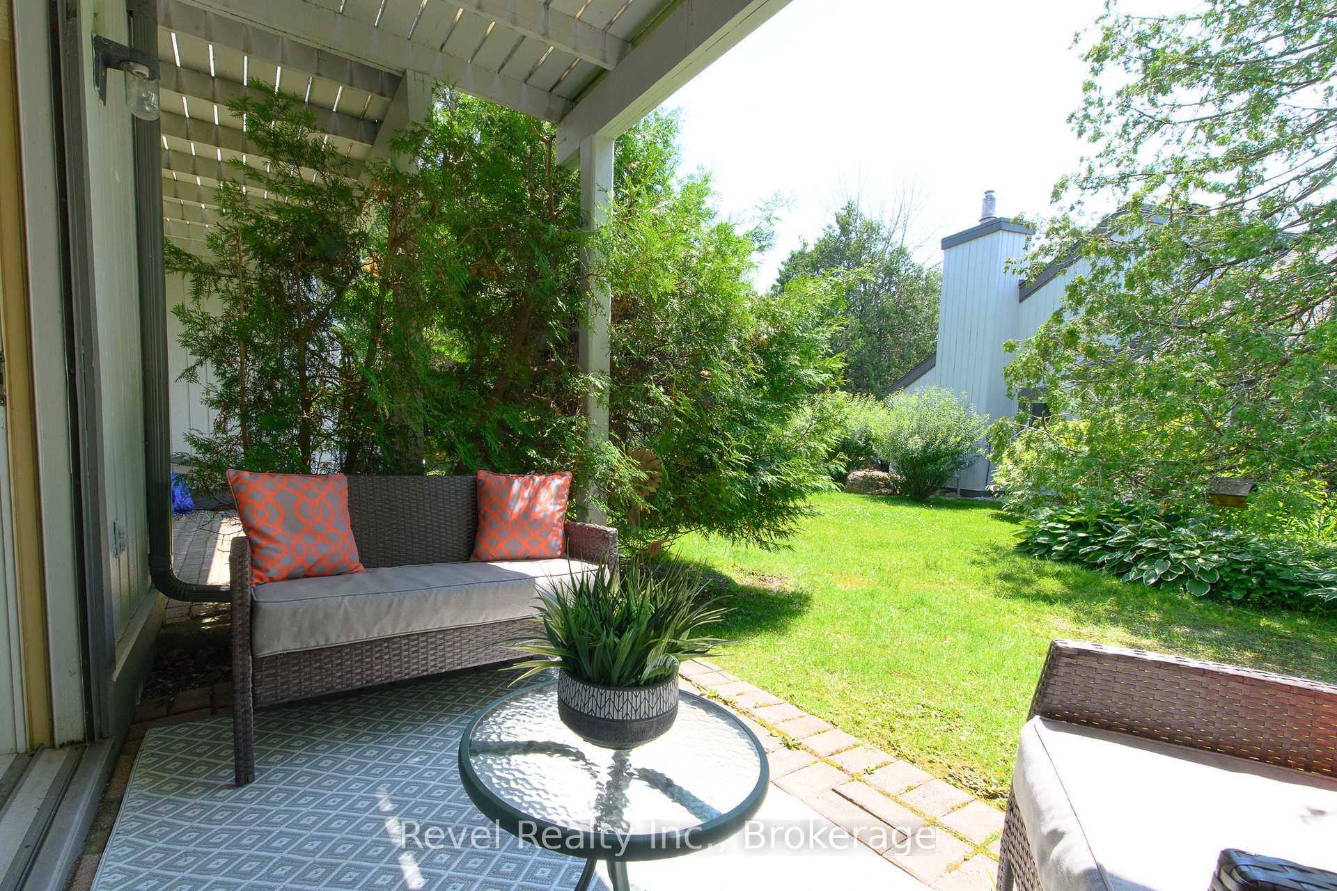 Photo 8 of 440 Oxbow Crescent W, Collingwood — HOMEH