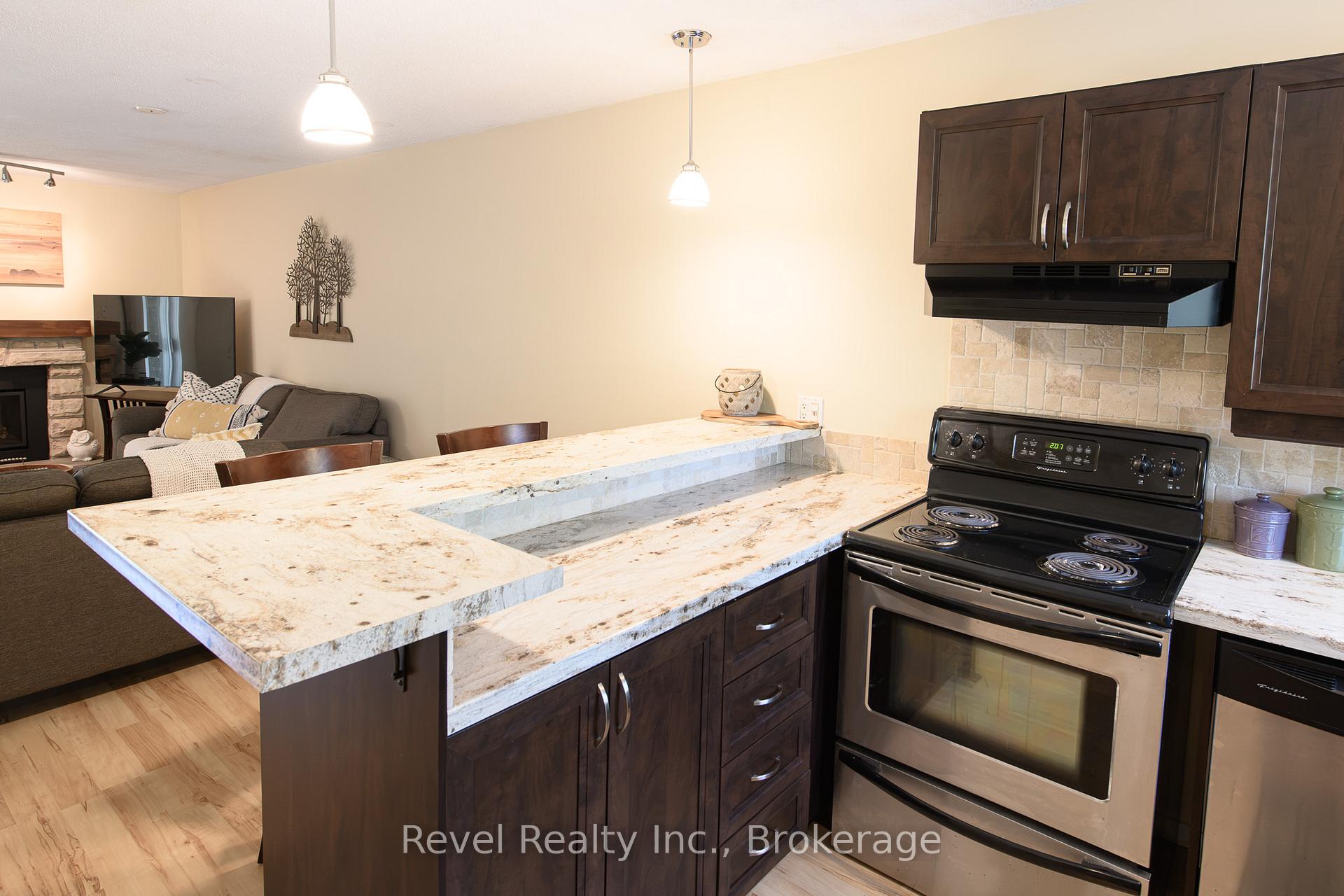 Photo 15 of 440 Oxbow Crescent W, Collingwood — HOMEH
