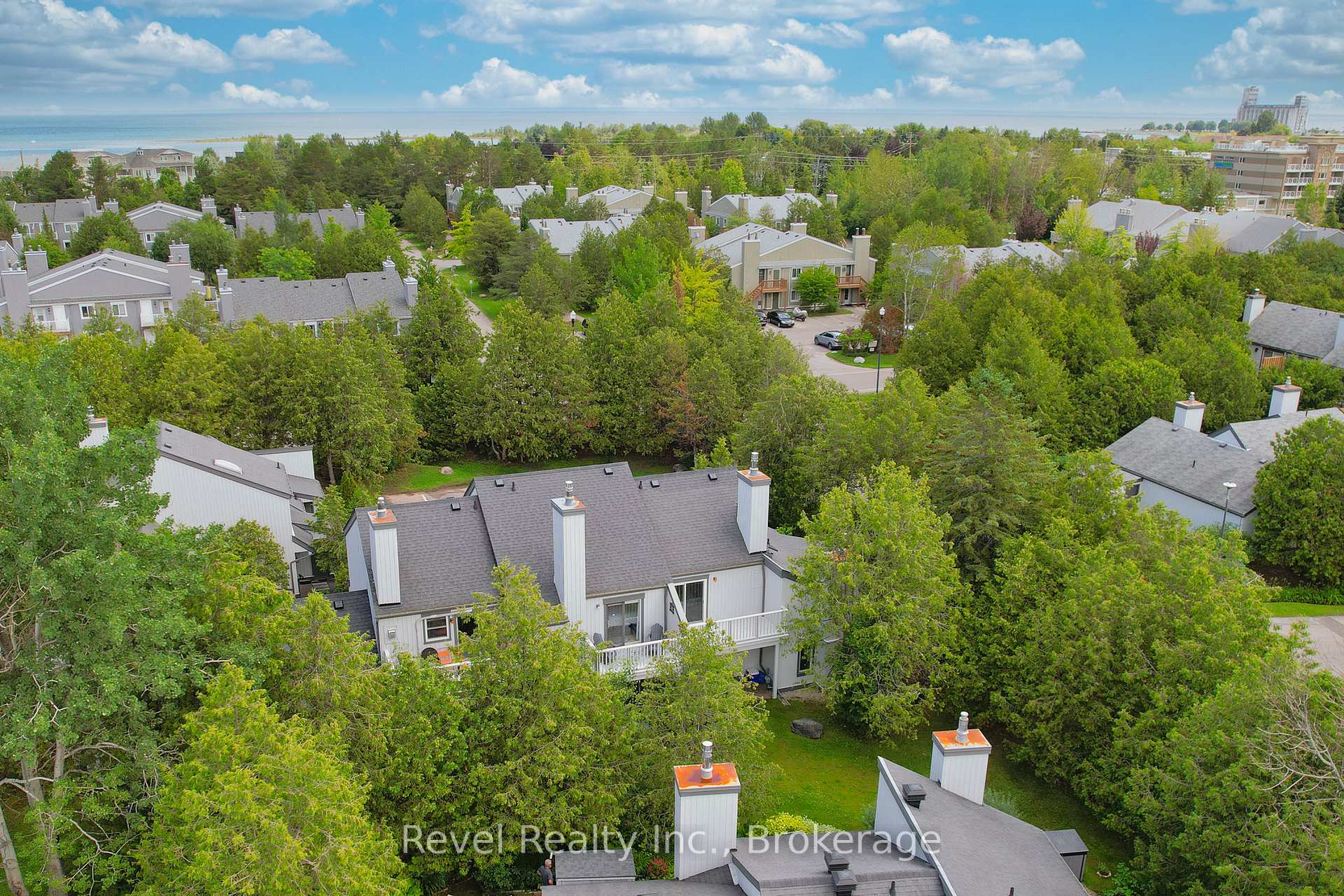 Photo 28 of 440 Oxbow Crescent W, Collingwood — HOMEH