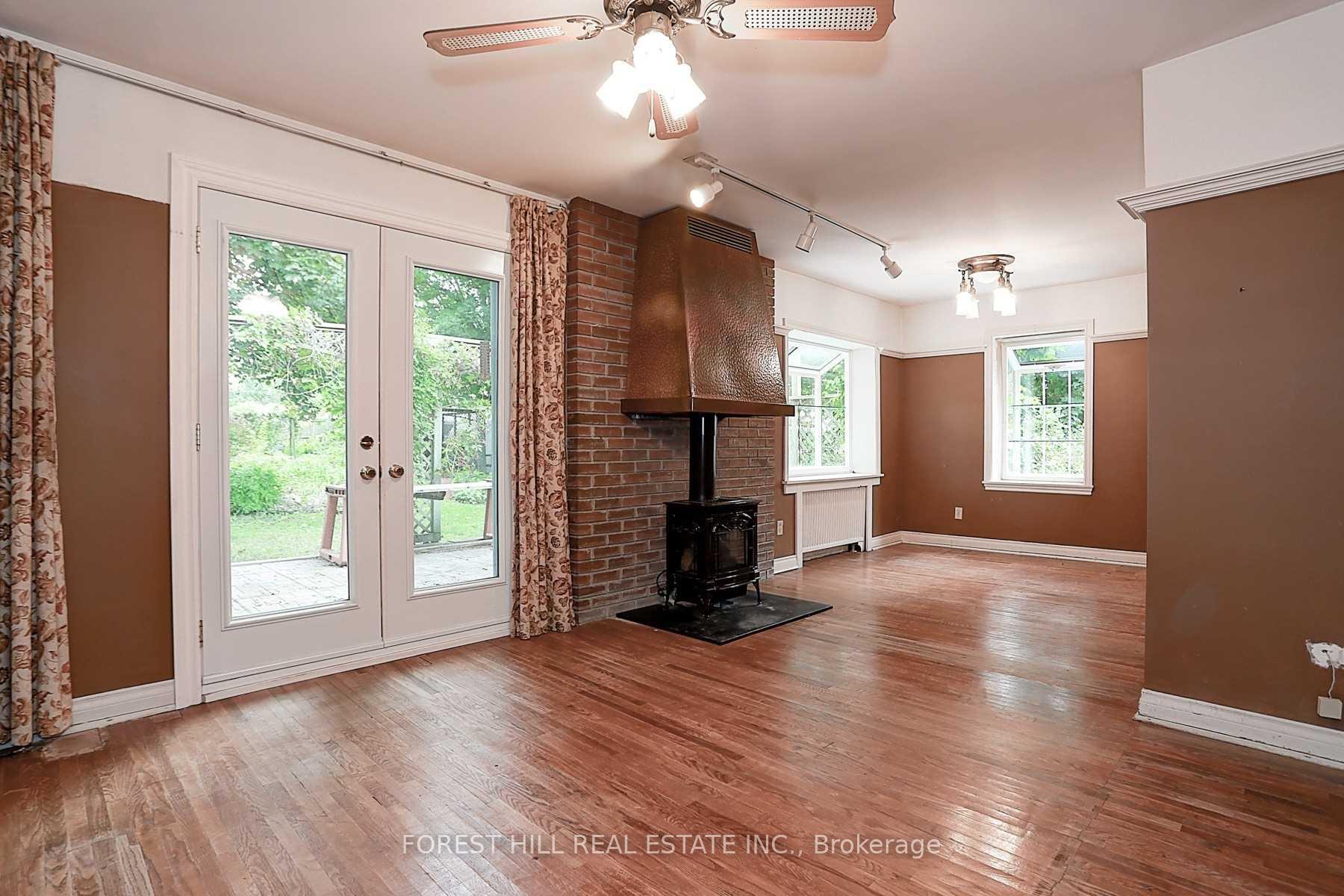 Photo 4 of 460 Main Street, King, Schomberg — HOMEH