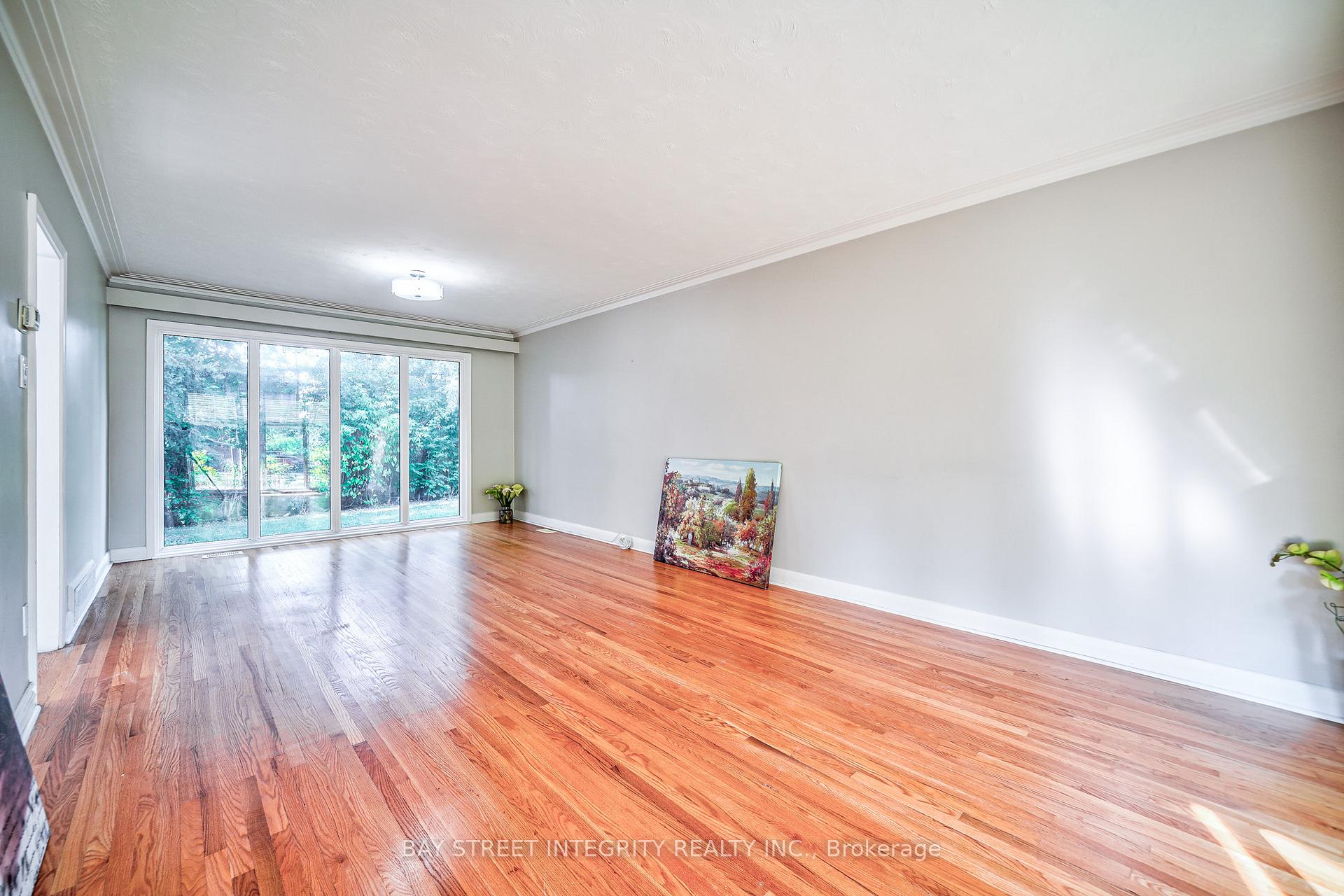 Photo 16 of 63 Rossburn Drive, Etobicoke, Etobicoke West Mall — HOMEH