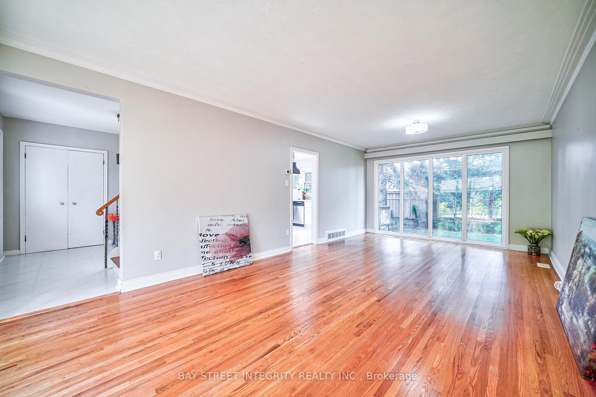 Photo 17 of 63 Rossburn Drive, Etobicoke, Etobicoke West Mall — HOMEH
