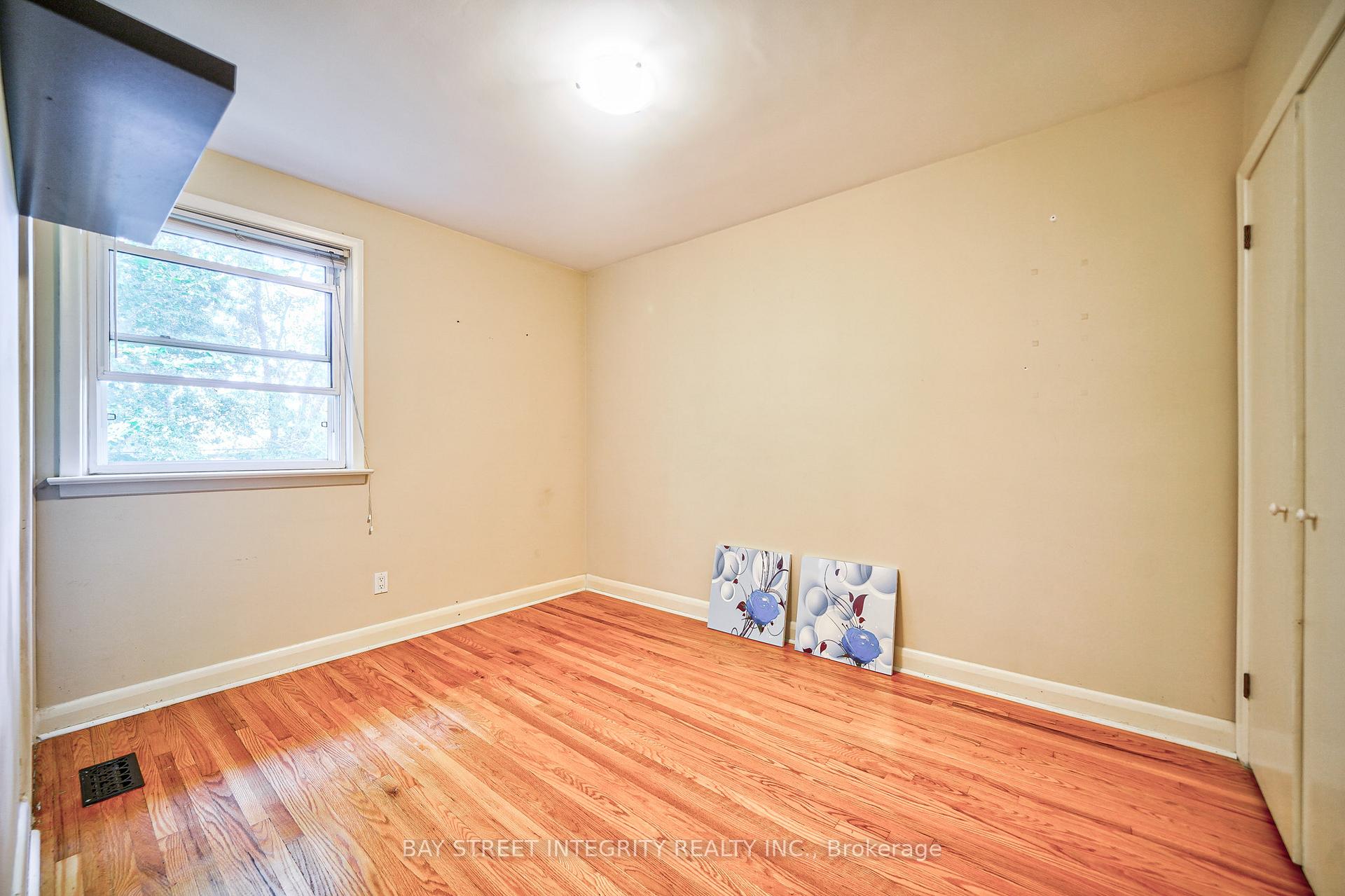 Photo 25 of 63 Rossburn Drive, Etobicoke, Etobicoke West Mall — HOMEH