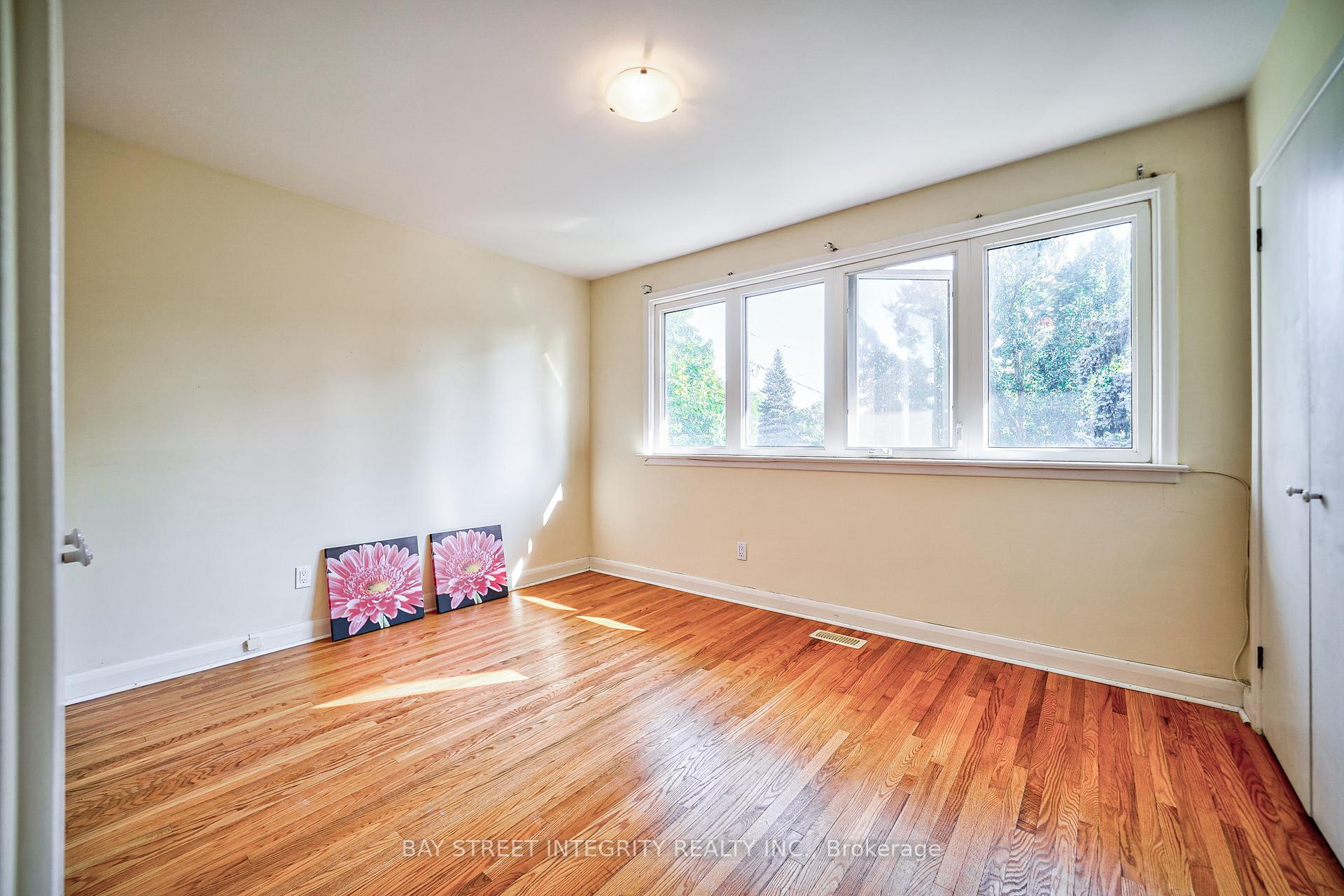 Photo 28 of 63 Rossburn Drive, Etobicoke, Etobicoke West Mall — HOMEH