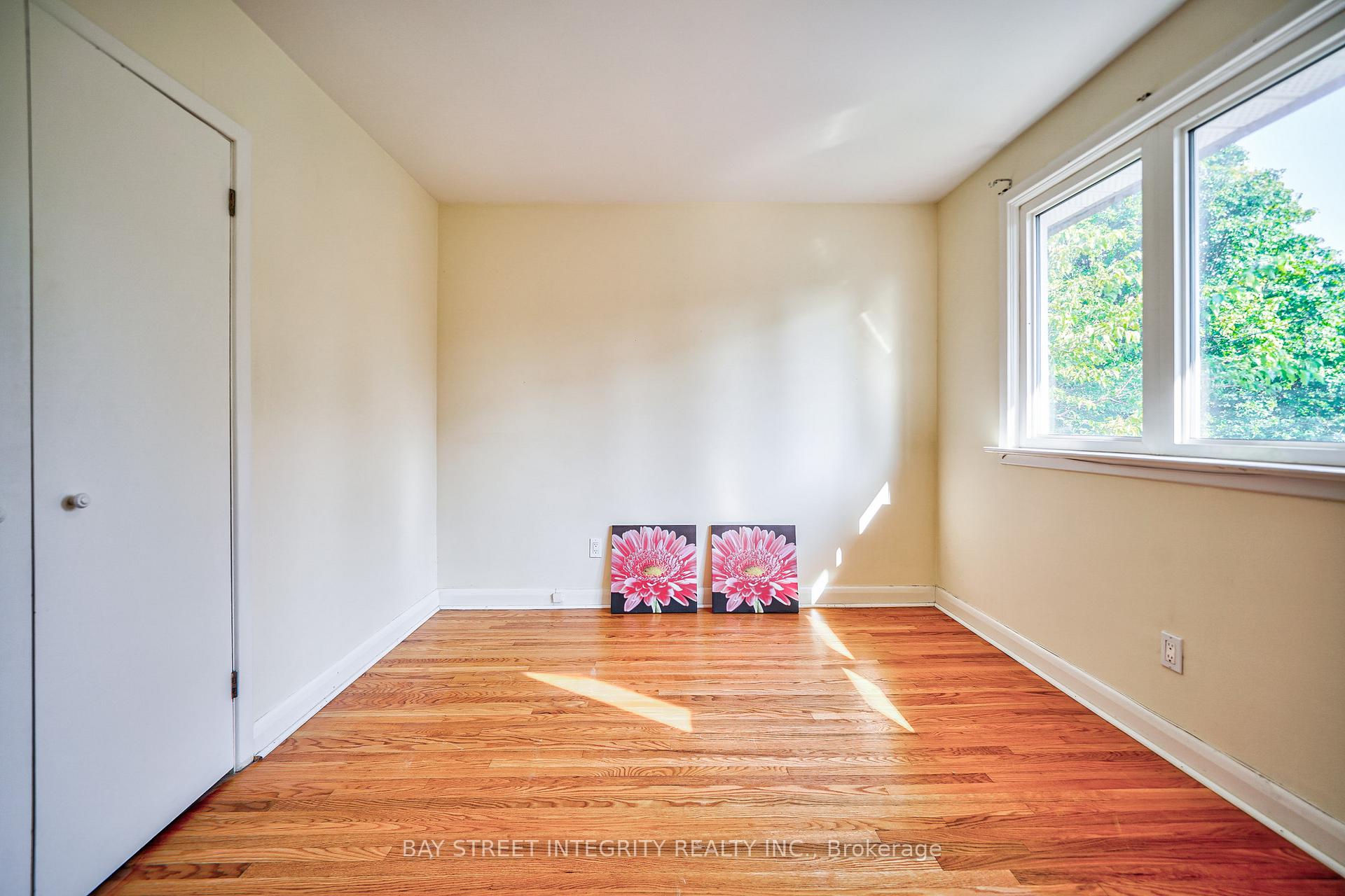 Photo 29 of 63 Rossburn Drive, Etobicoke, Etobicoke West Mall — HOMEH