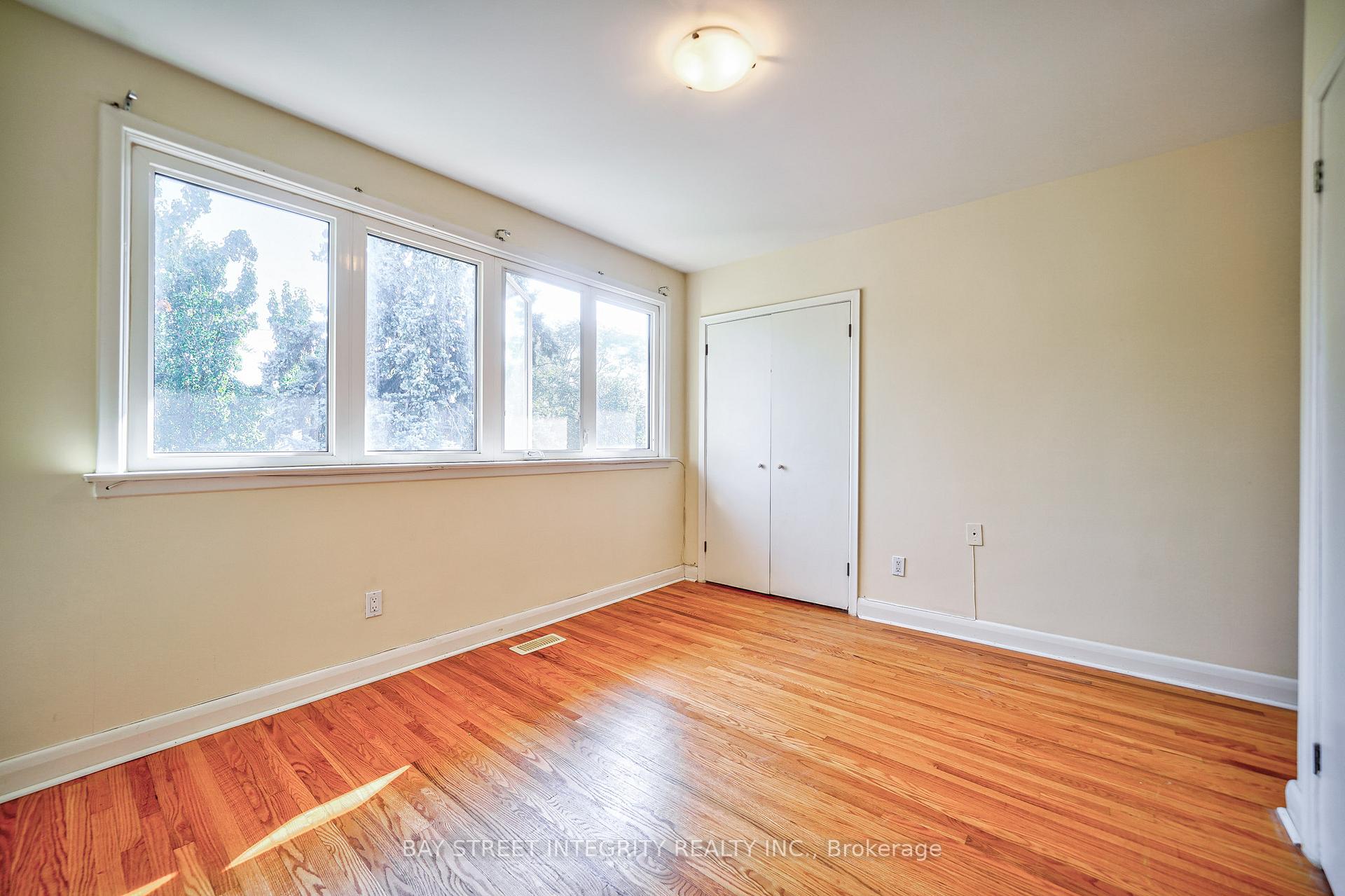 Photo 30 of 63 Rossburn Drive, Etobicoke, Etobicoke West Mall — HOMEH