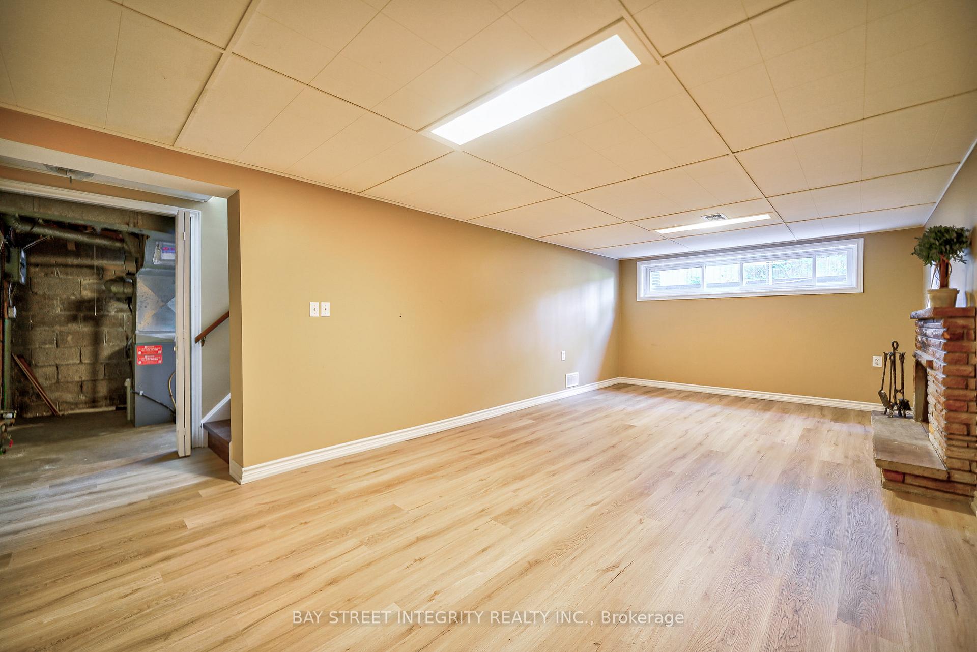 Photo 34 of 63 Rossburn Drive, Etobicoke, Etobicoke West Mall — HOMEH