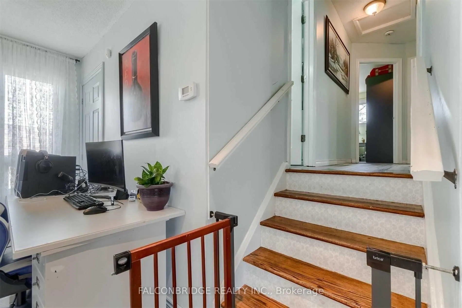 Photo 10 of 20 tropical Court, Brampton, Heart Lake — HOMEH