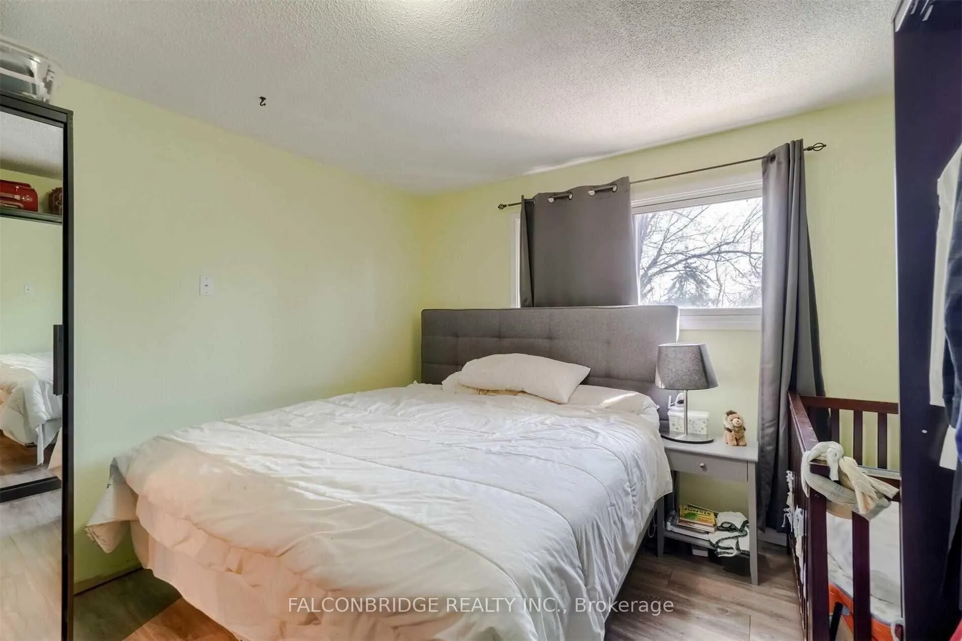 Photo 14 of 20 tropical Court, Brampton, Heart Lake — HOMEH
