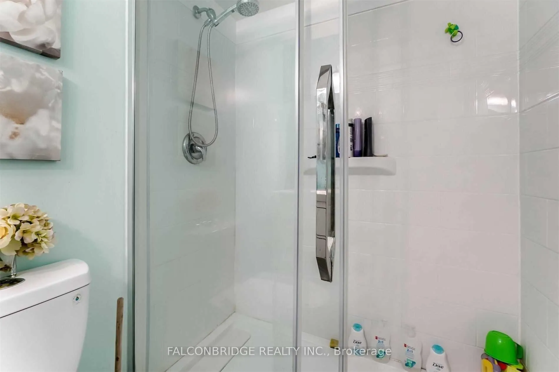 Photo 16 of 20 tropical Court, Brampton, Heart Lake — HOMEH