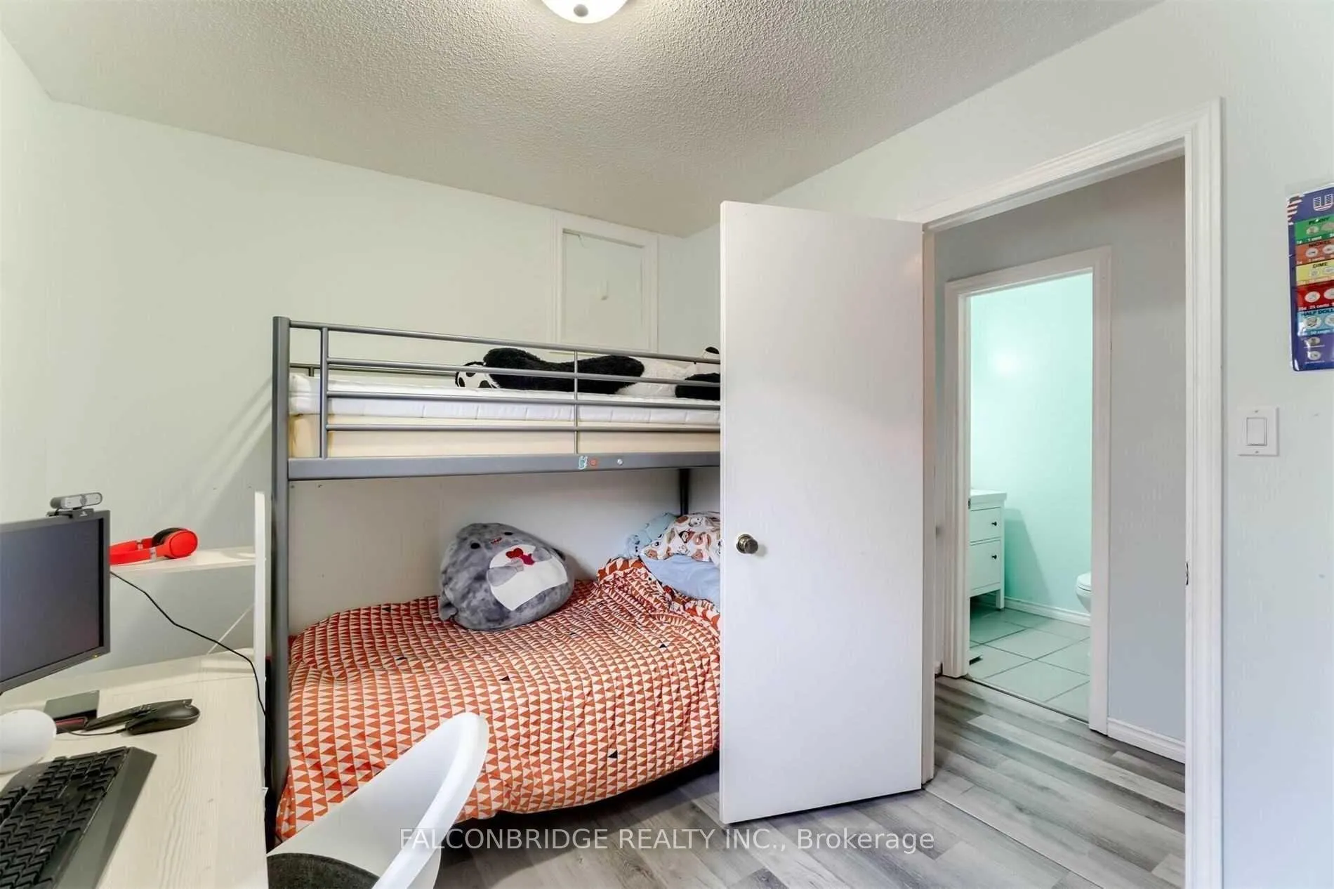 Photo 17 of 20 tropical Court, Brampton, Heart Lake — HOMEH