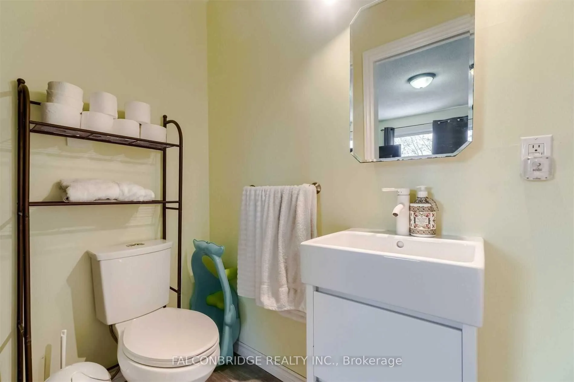 Photo 20 of 20 tropical Court, Brampton, Heart Lake — HOMEH