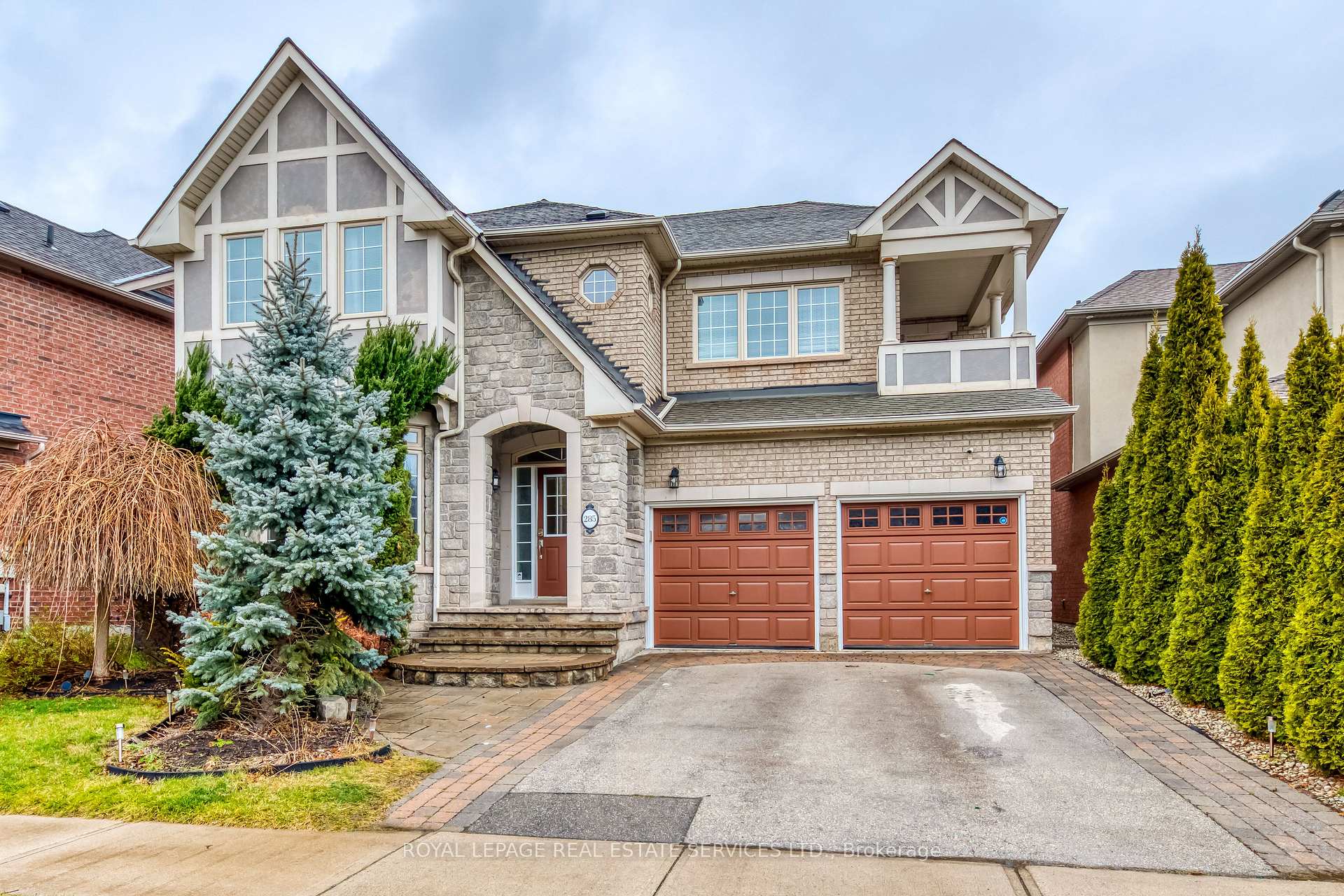 Front of 285 Great Lakes Boulevard