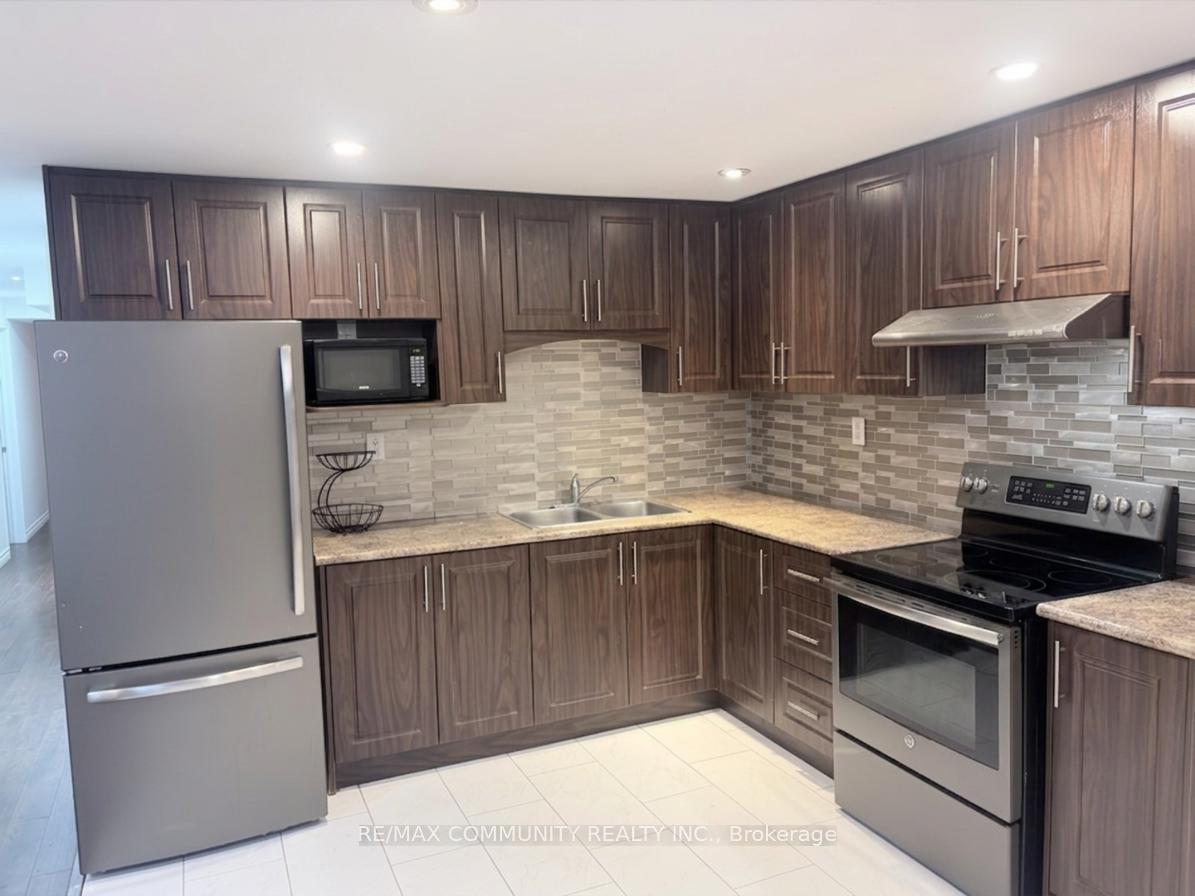 Photo 3 of 47 Hua Du ( Bsment) Avenue, Markham, Berczy — HOMEH