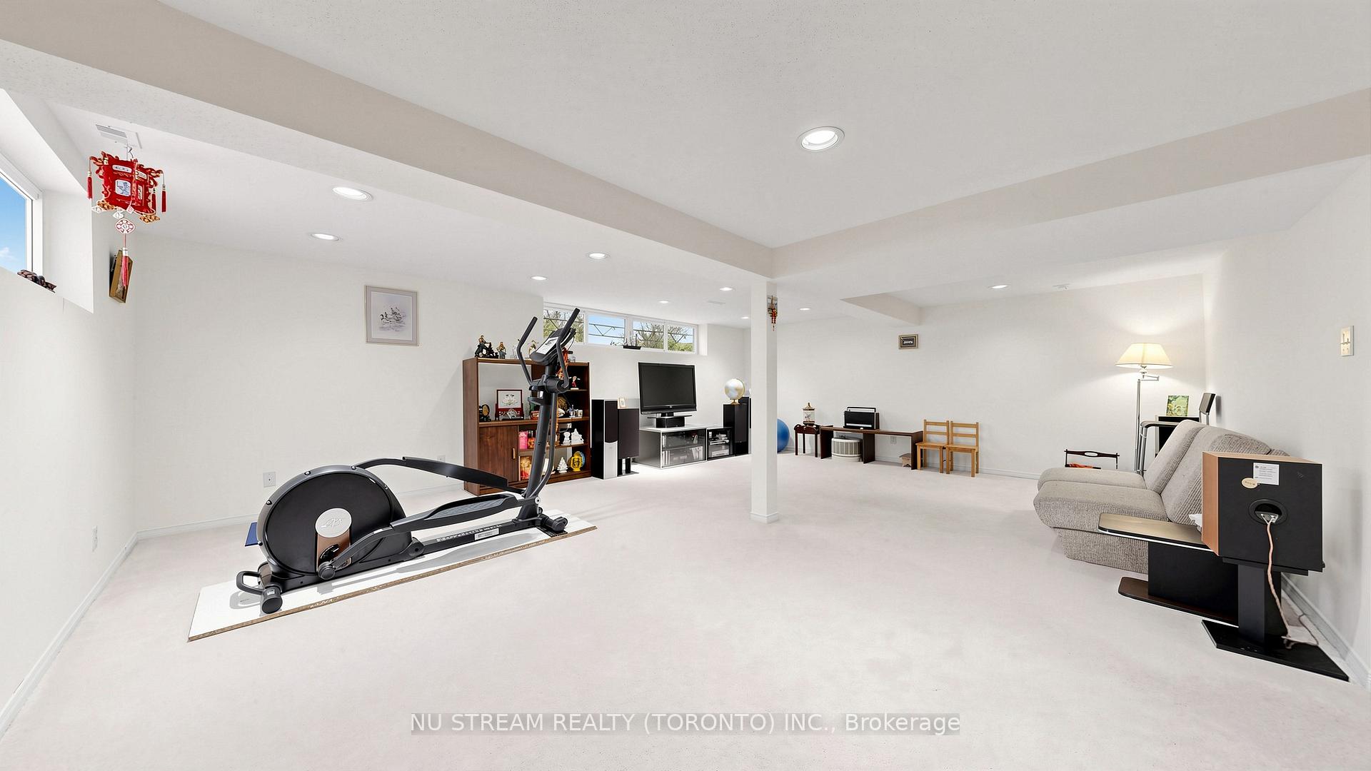 Photo 23 of 86 Brian Drive, North York, Pleasant View — HOMEH