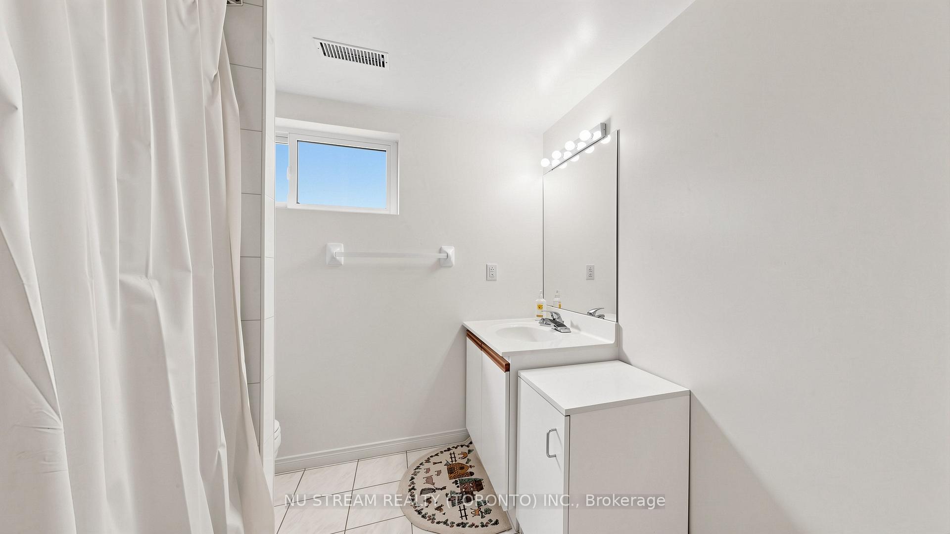 Photo 29 of 86 Brian Drive, North York, Pleasant View — HOMEH