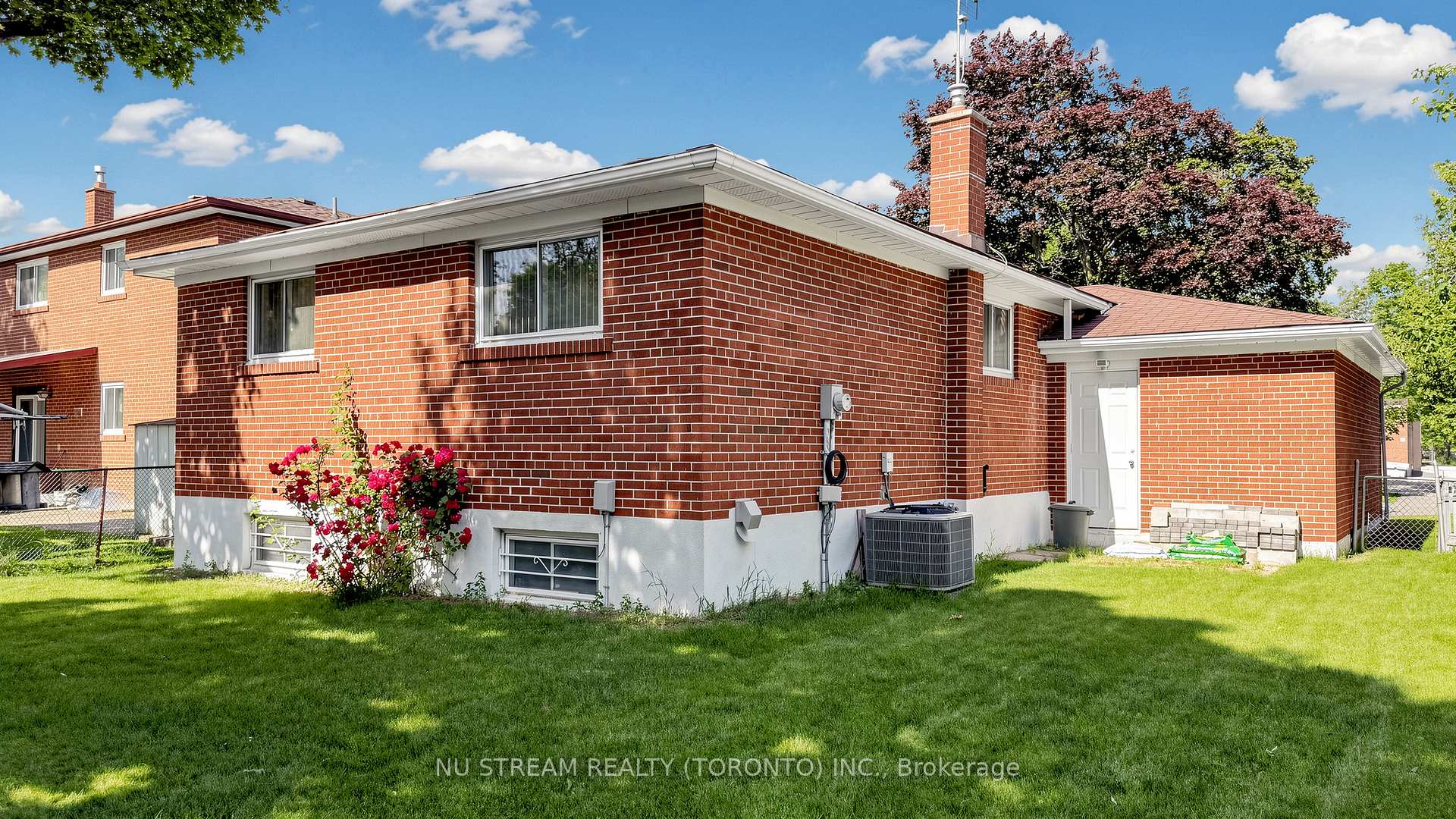 Photo 34 of 86 Brian Drive, North York, Pleasant View — HOMEH
