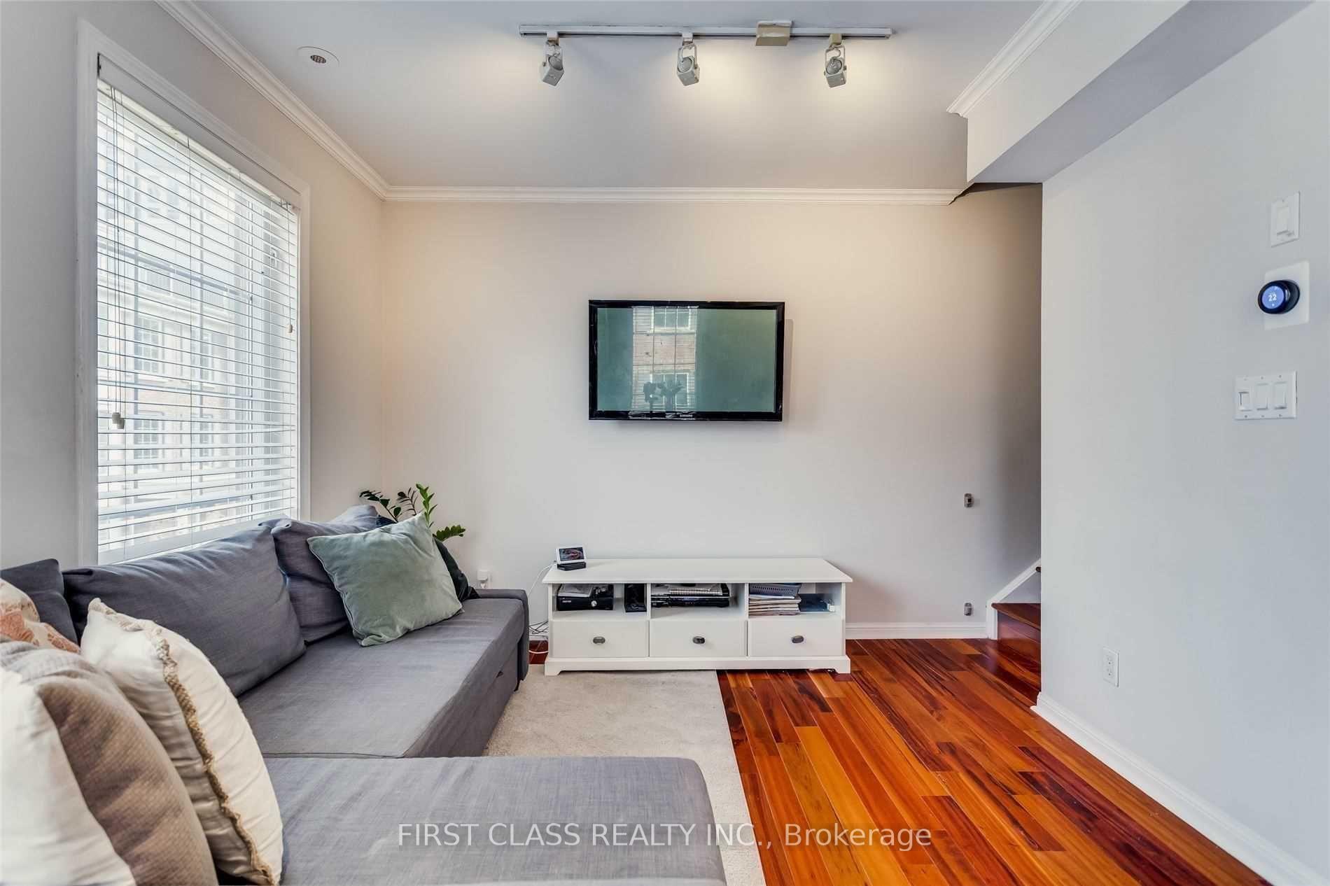 Photo 6 of Unit 934, 5 Everson Drive, North York, Willowdale East — HOMEH