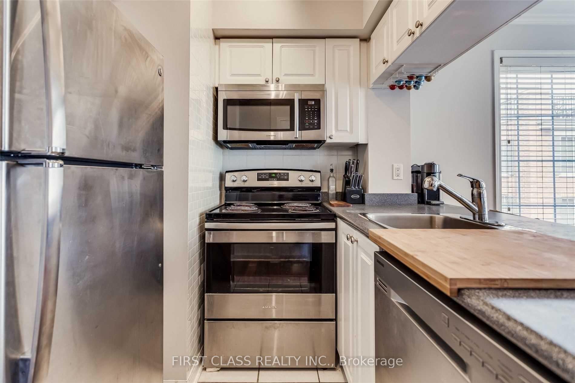 Photo 12 of Unit 934, 5 Everson Drive, North York, Willowdale East — HOMEH