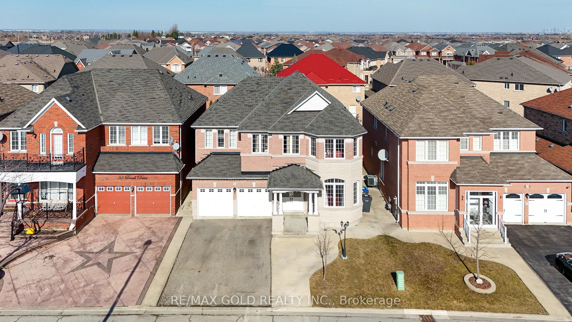 Photo 3 of 57 Powell Drive, Brampton, Sandringham-Wellington — HOMEH