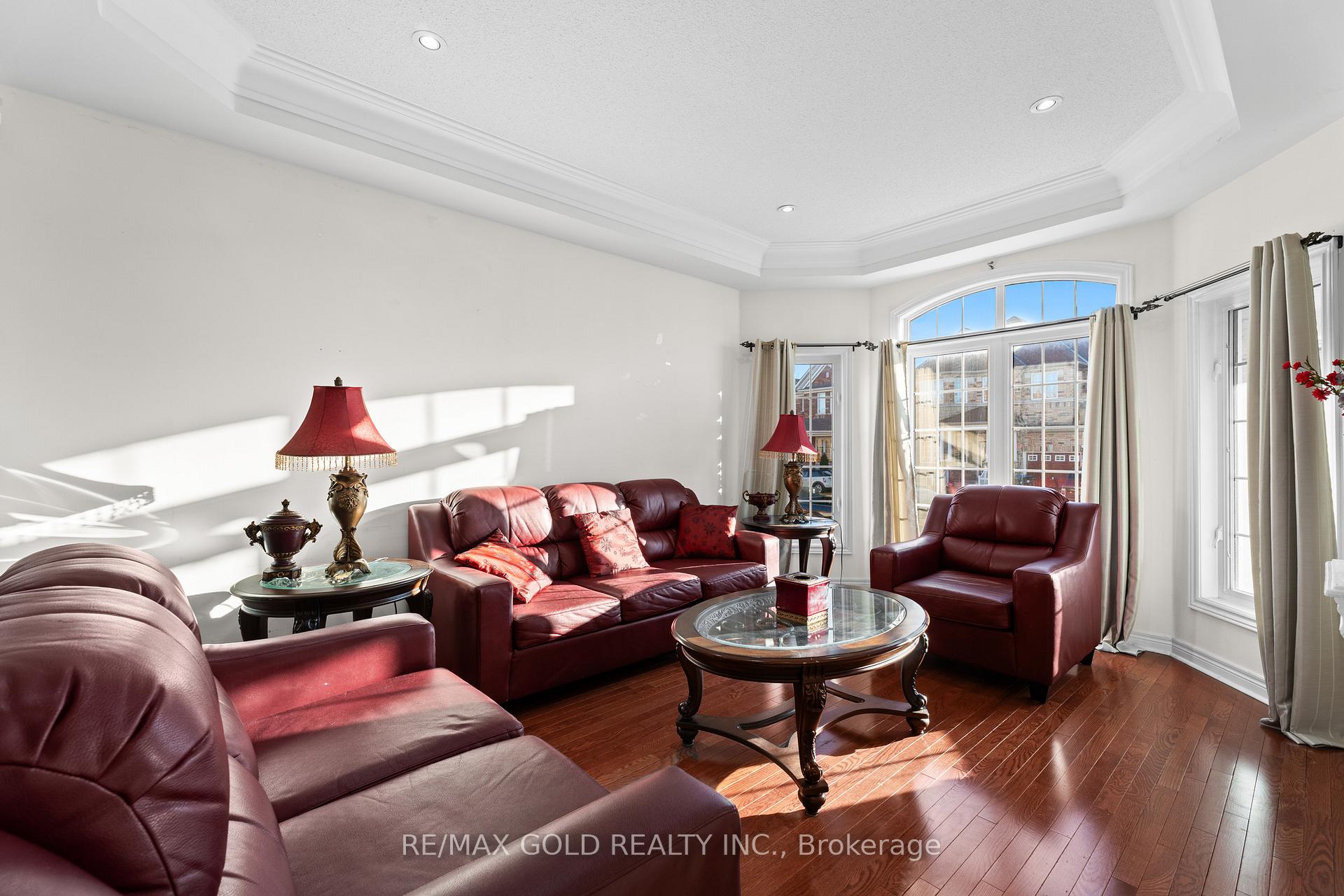 Photo 8 of 57 Powell Drive, Brampton, Sandringham-Wellington — HOMEH