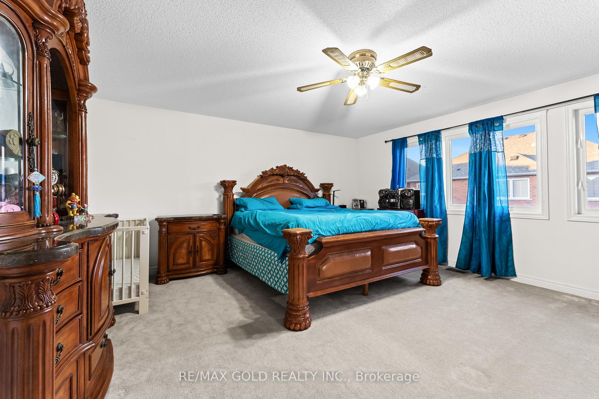 Photo 24 of 57 Powell Drive, Brampton, Sandringham-Wellington — HOMEH