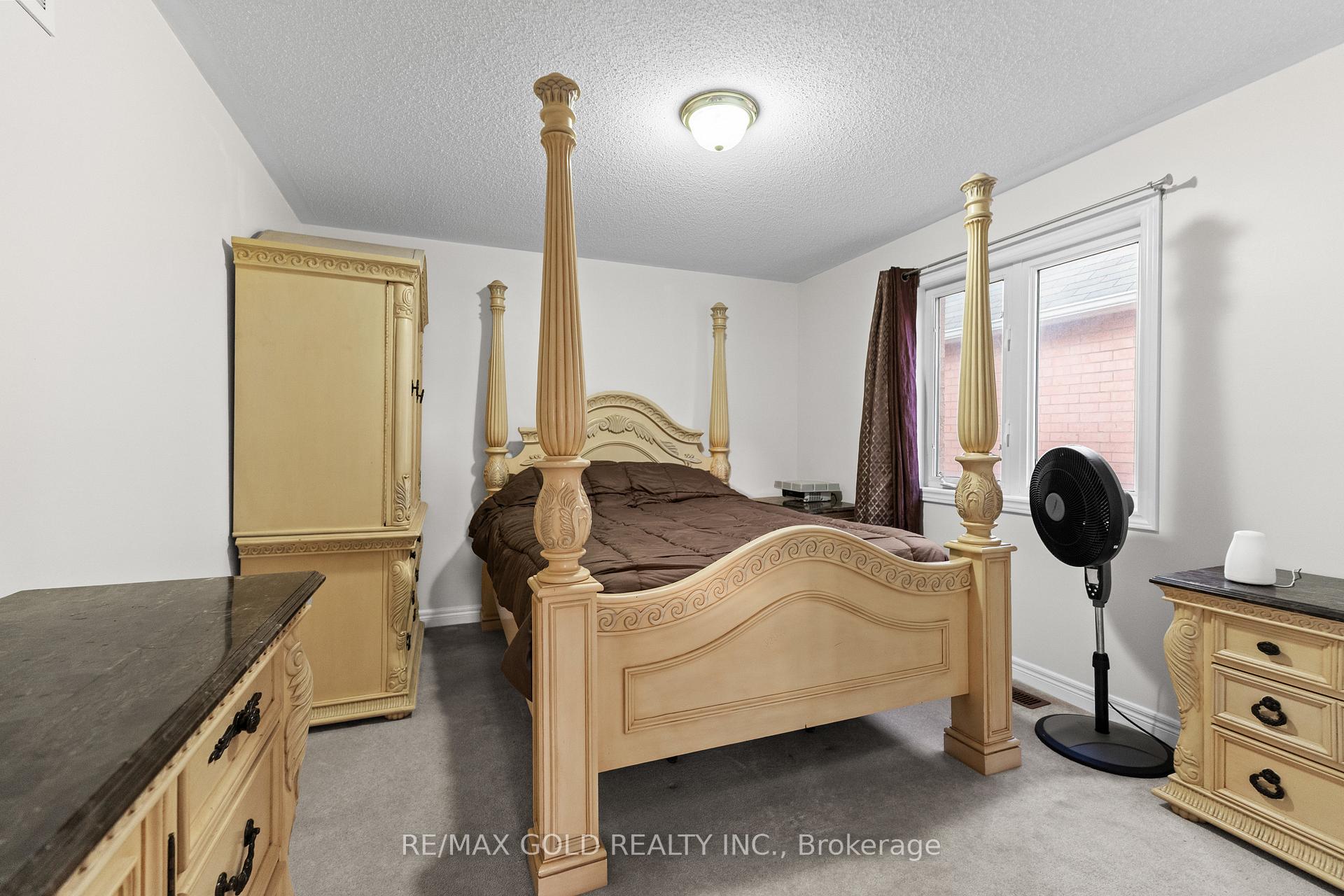 Photo 32 of 57 Powell Drive, Brampton, Sandringham-Wellington — HOMEH