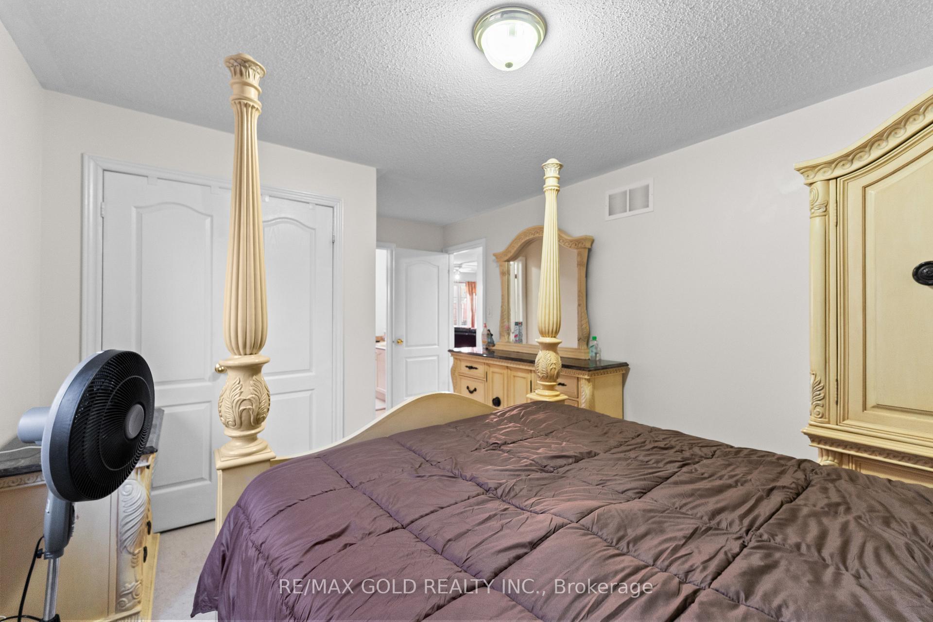 Photo 33 of 57 Powell Drive, Brampton, Sandringham-Wellington — HOMEH