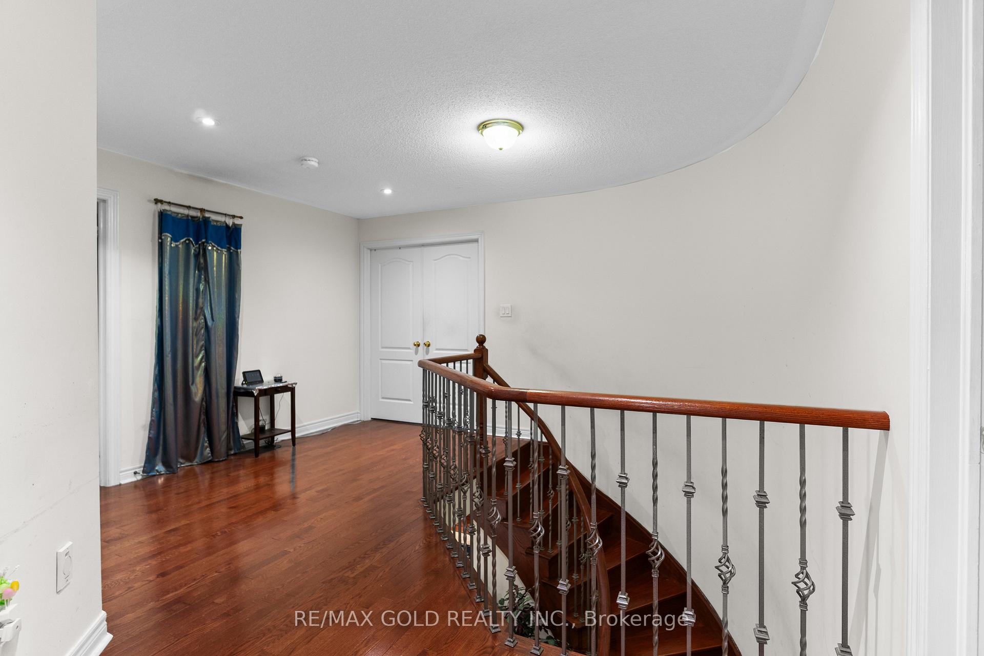 Photo 40 of 57 Powell Drive, Brampton, Sandringham-Wellington — HOMEH