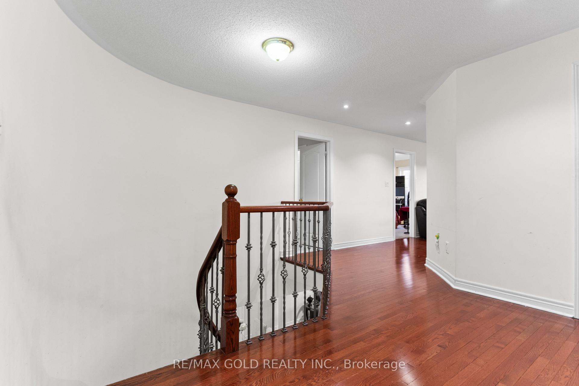 Photo 41 of 57 Powell Drive, Brampton, Sandringham-Wellington — HOMEH