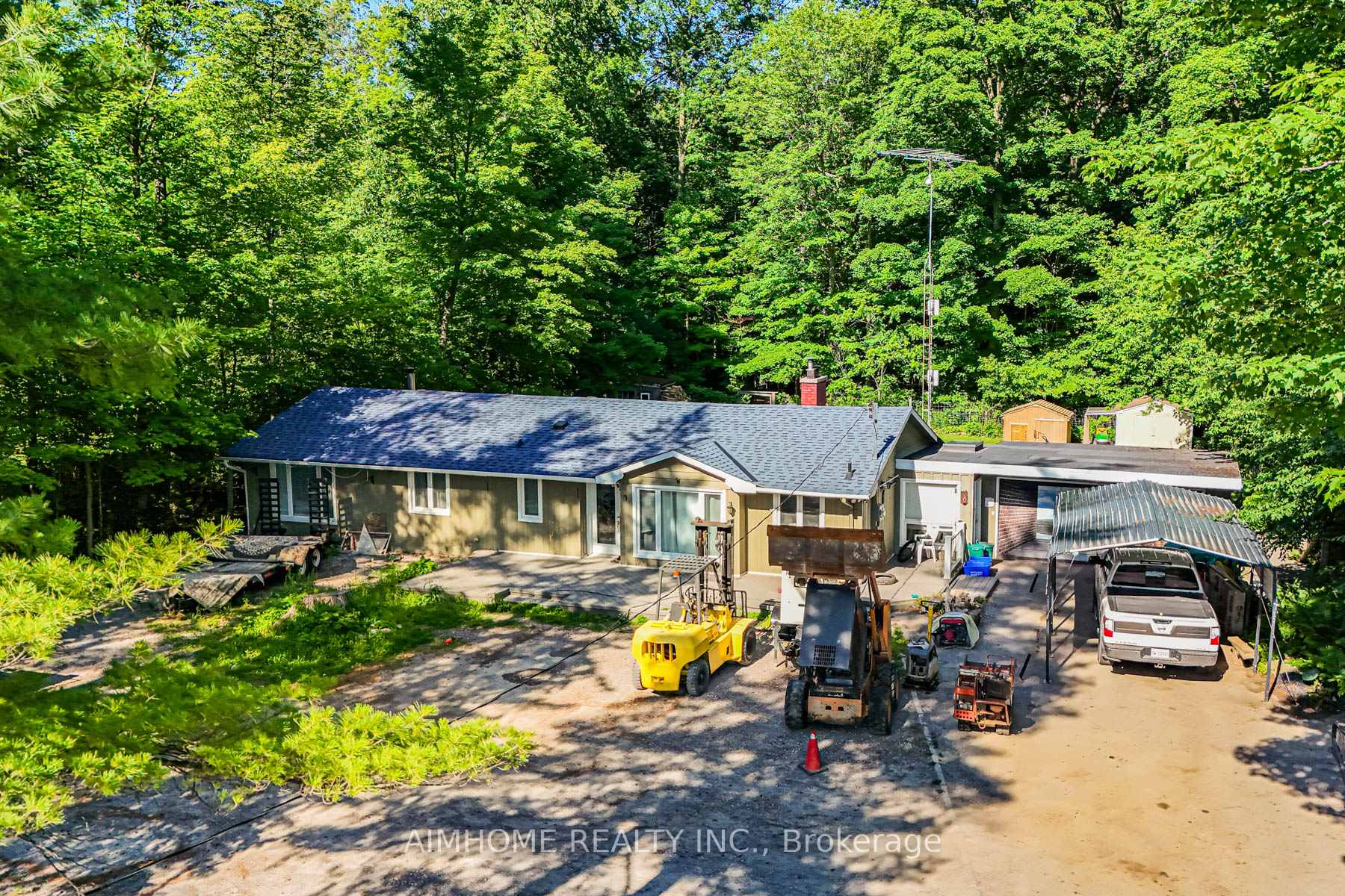 Photo of 12827 Leslie Street