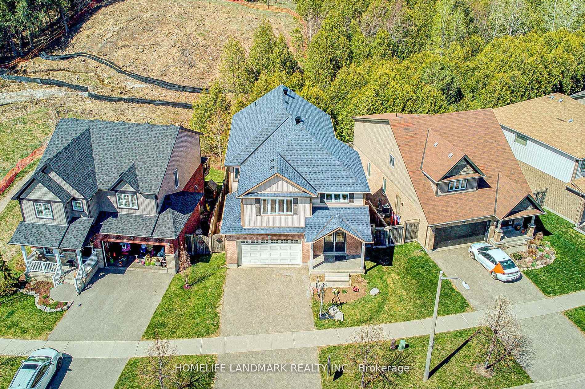 Photo 4 of 629 College Avenue, Orangeville — HOMEH