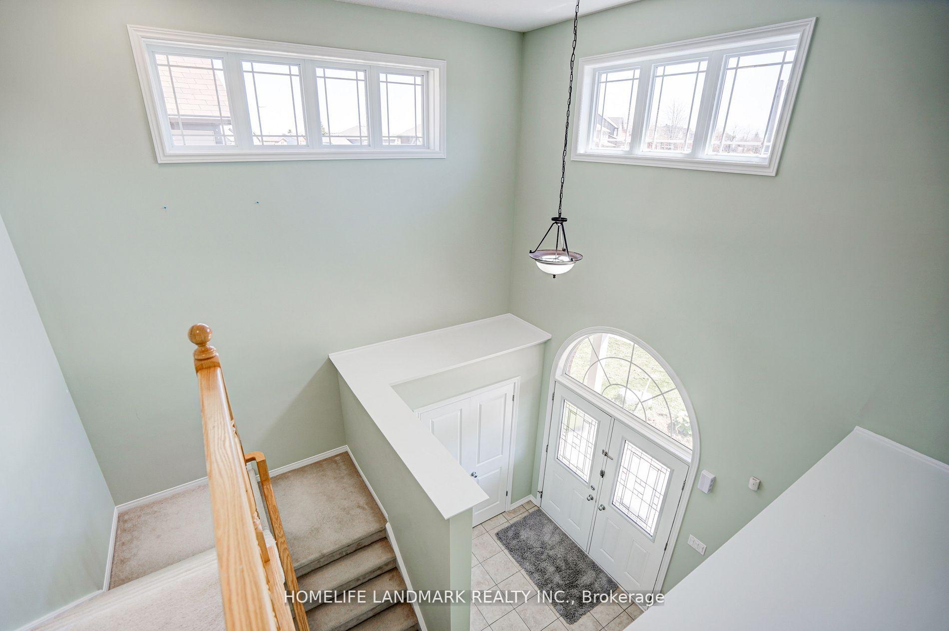 Photo 5 of 629 College Avenue, Orangeville — HOMEH
