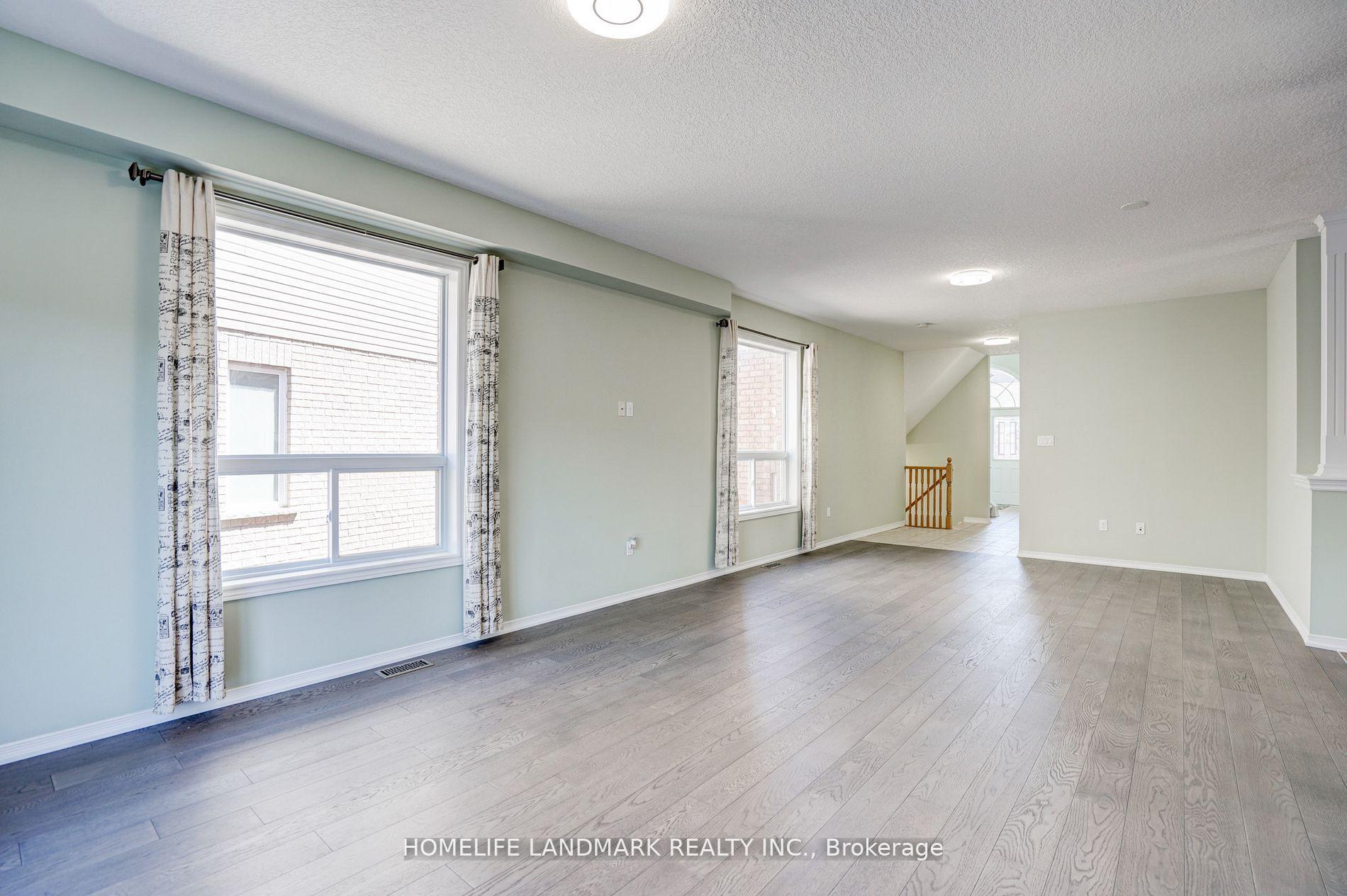 Photo 8 of 629 College Avenue, Orangeville — HOMEH