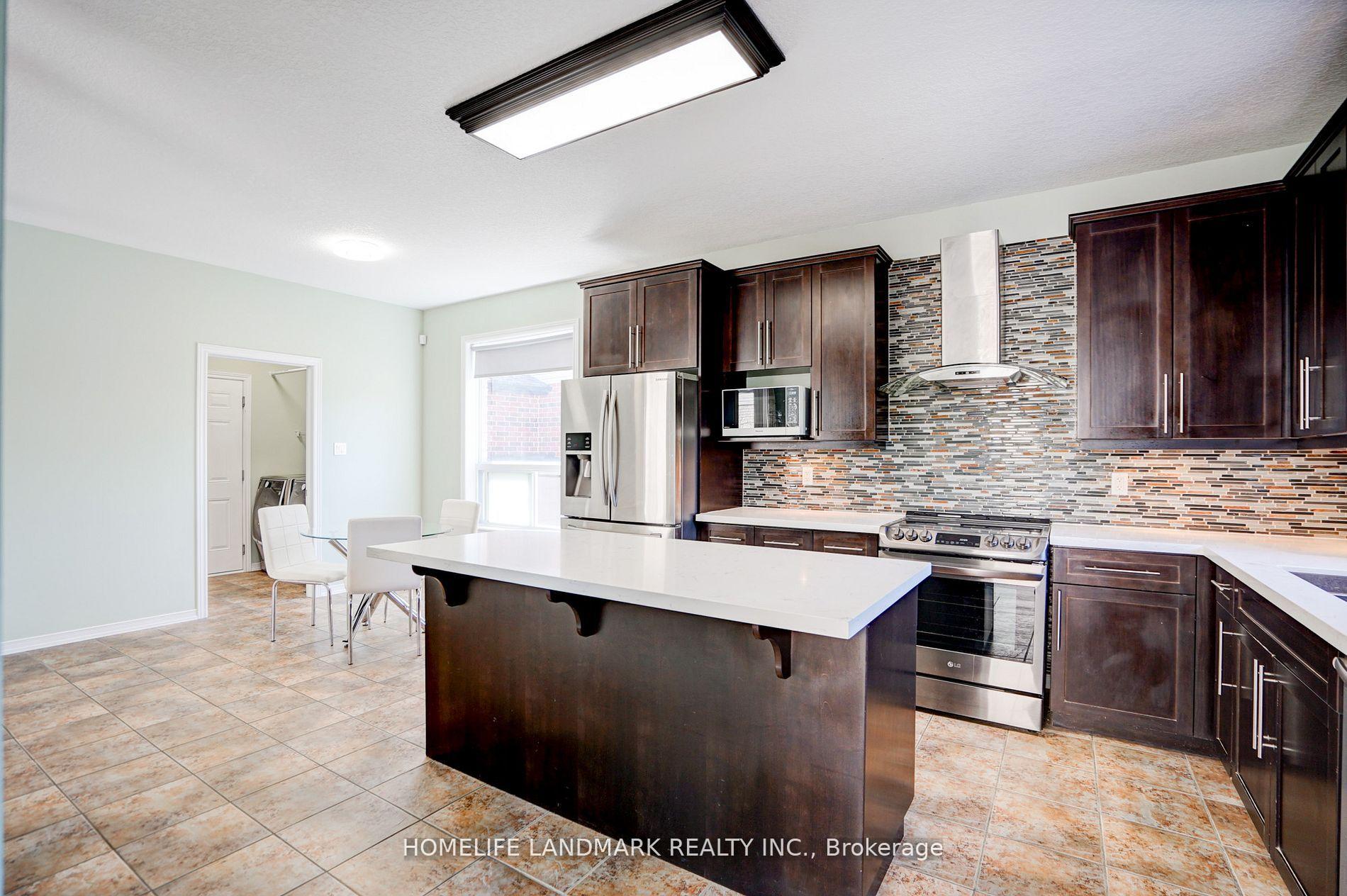 Photo 10 of 629 College Avenue, Orangeville — HOMEH