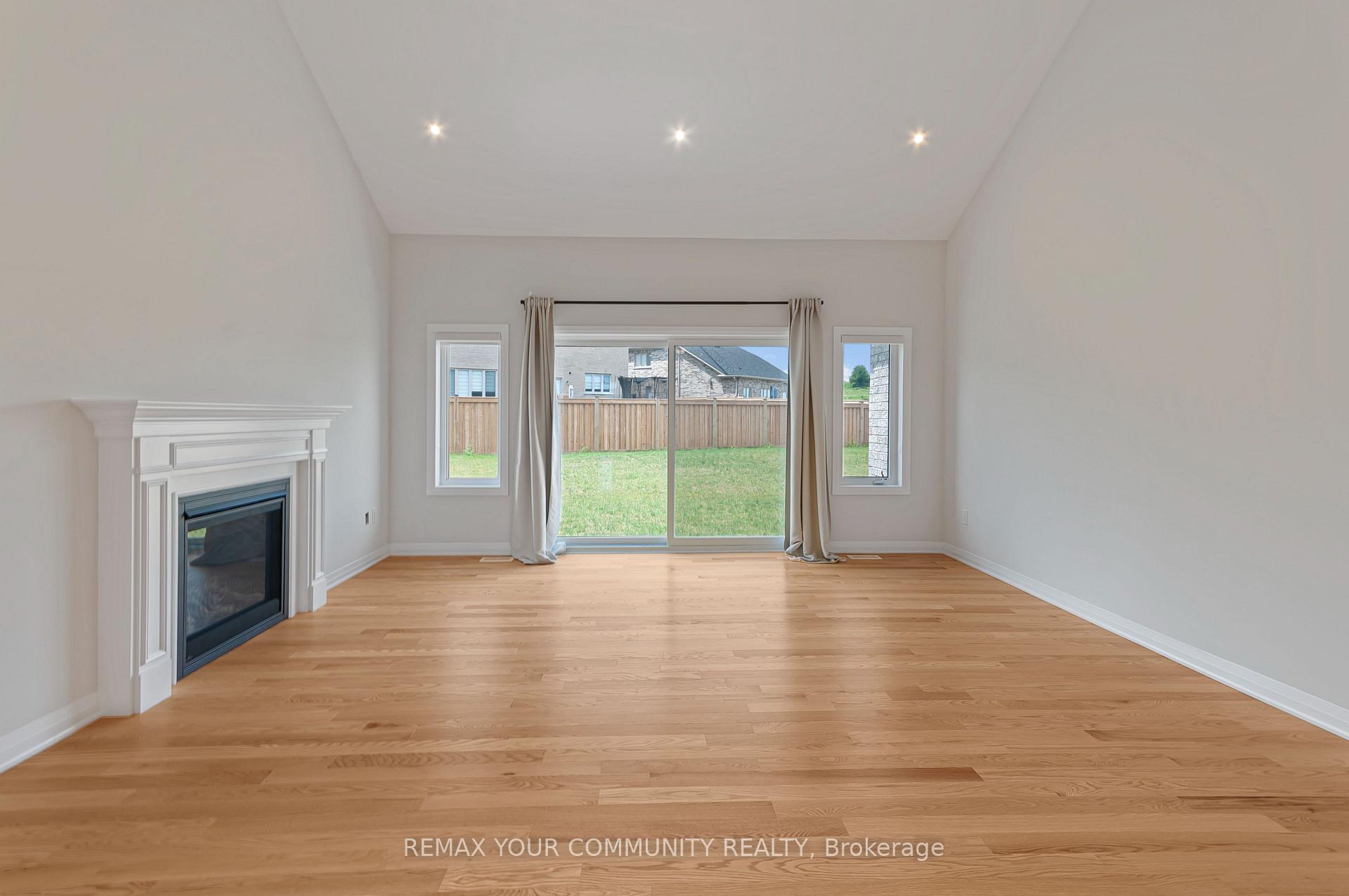 Photo 16 of 1646 Webster Boulevard, Innisfil, Alcona — HOMEH