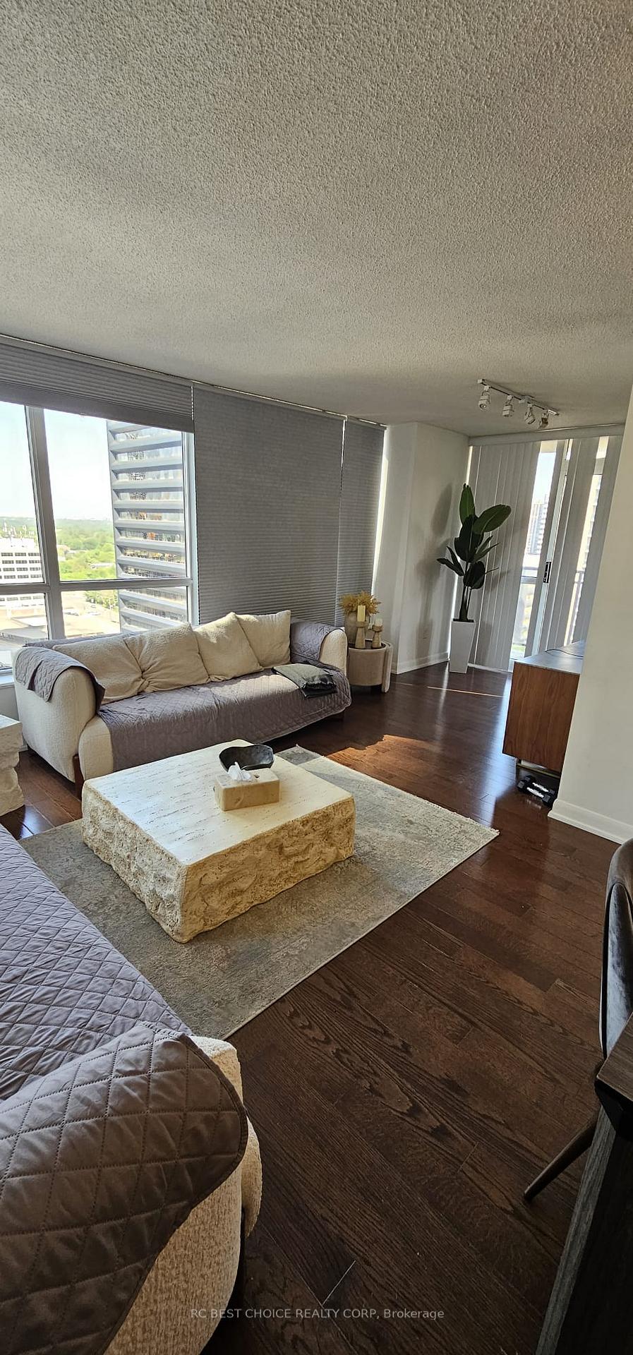 Photo 3 of Unit 2108, 33 Sheppard Avenue E, North York, Willowdale East — HOMEH