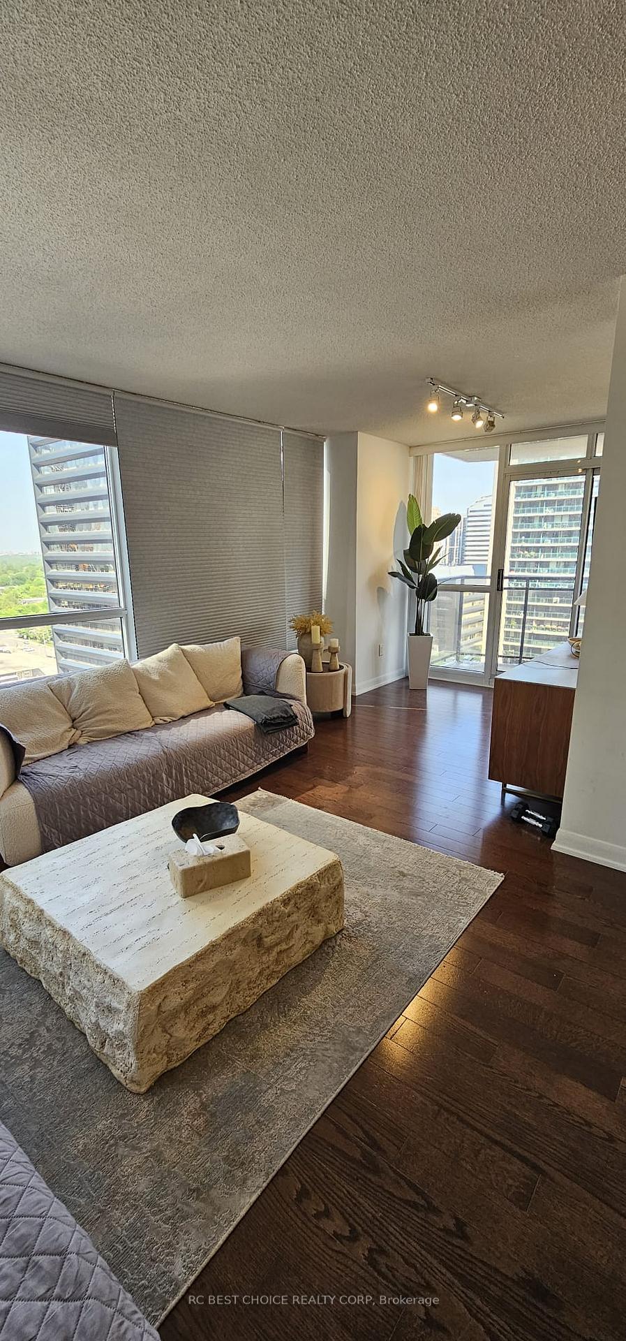 Photo 4 of Unit 2108, 33 Sheppard Avenue E, North York, Willowdale East — HOMEH