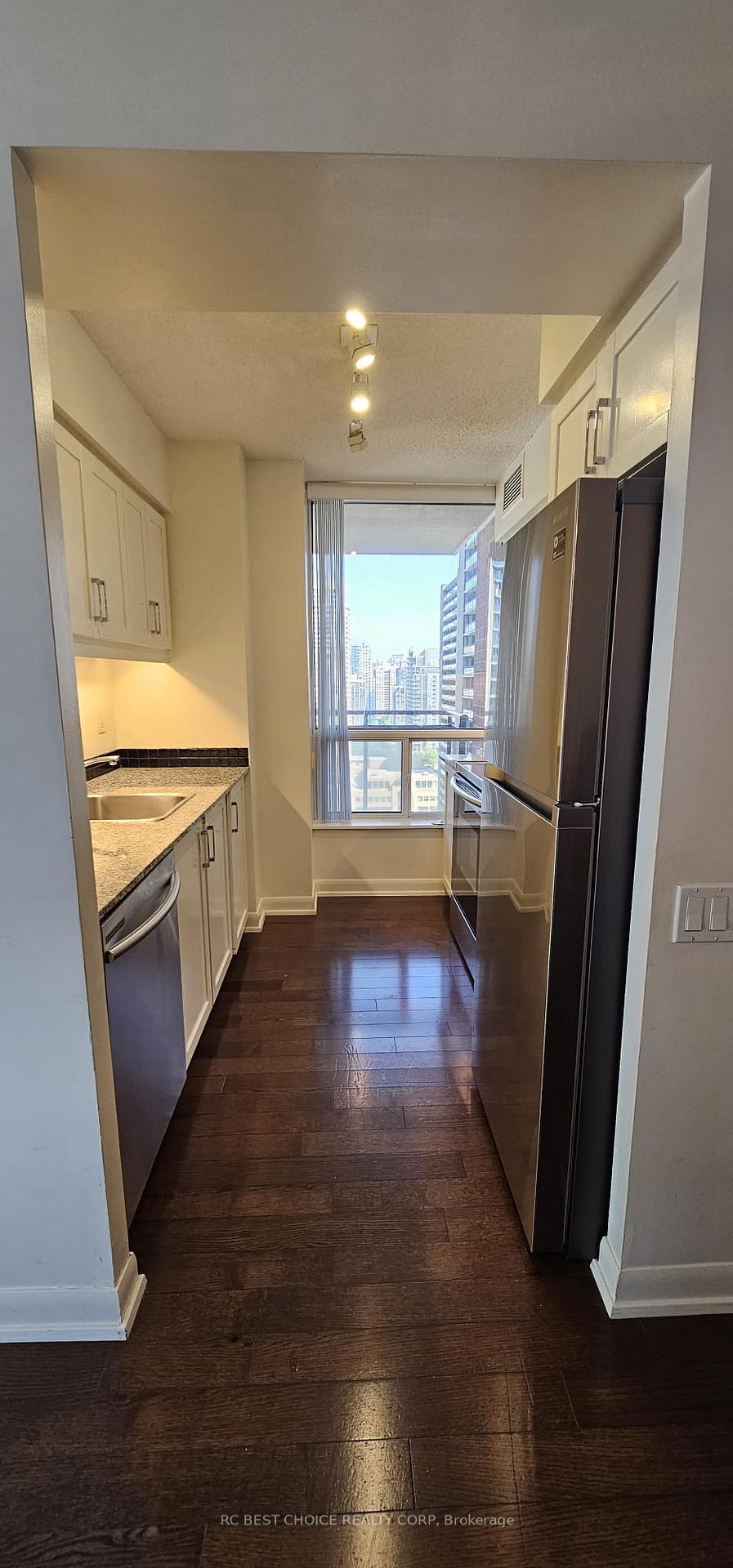 Photo 13 of Unit 2108, 33 Sheppard Avenue E, North York, Willowdale East — HOMEH