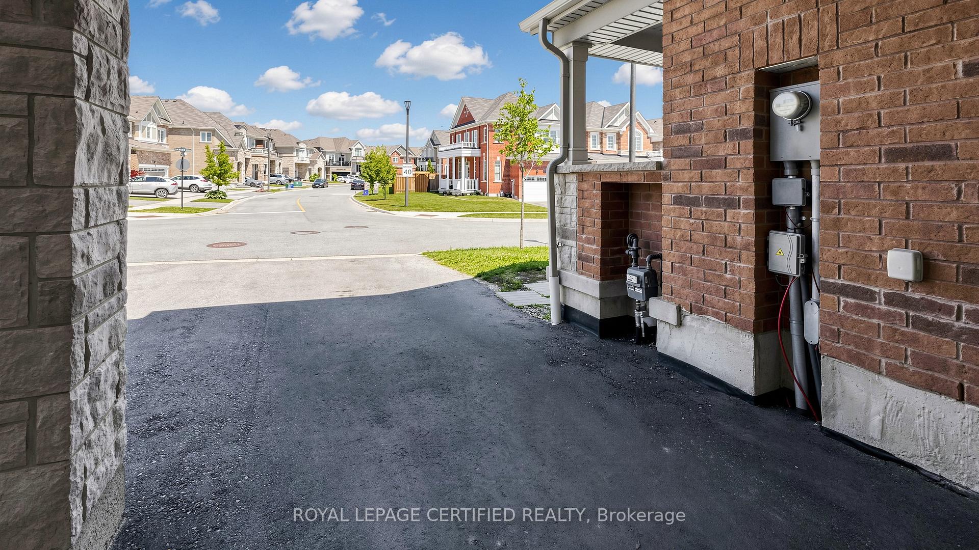 Photo 44 of 1031 Cameo Street, Pickering, Rural Pickering — HOMEH