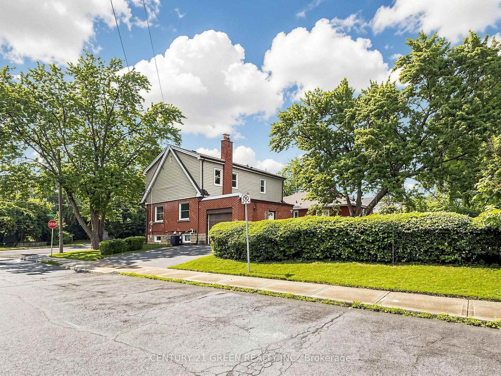 Photo 2 of 87 Fennell Avenue W, Hamilton, Mohawk — HOMEH