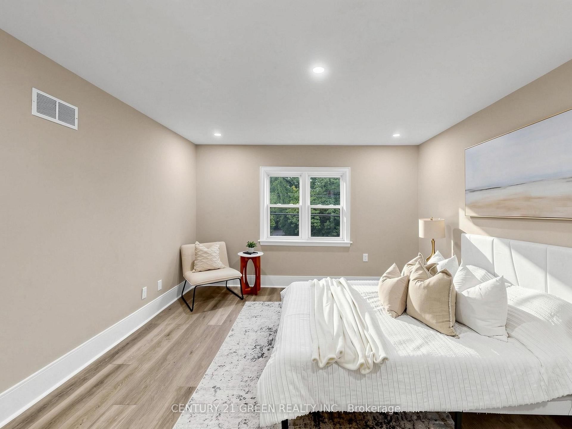 Photo 22 of 87 Fennell Avenue W, Hamilton, Mohawk — HOMEH
